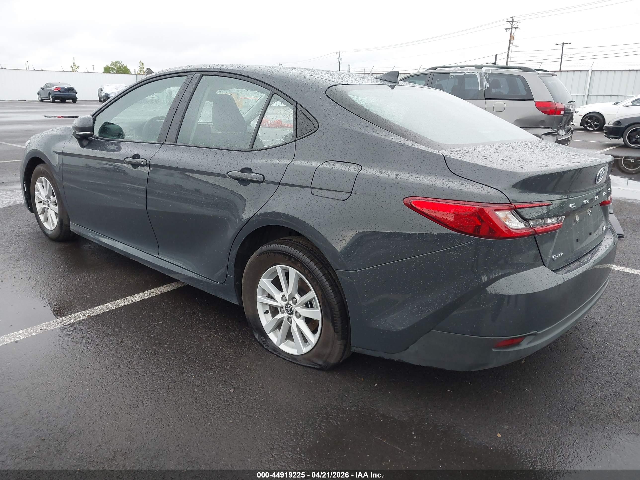 TOYOTA CAMRY image 3