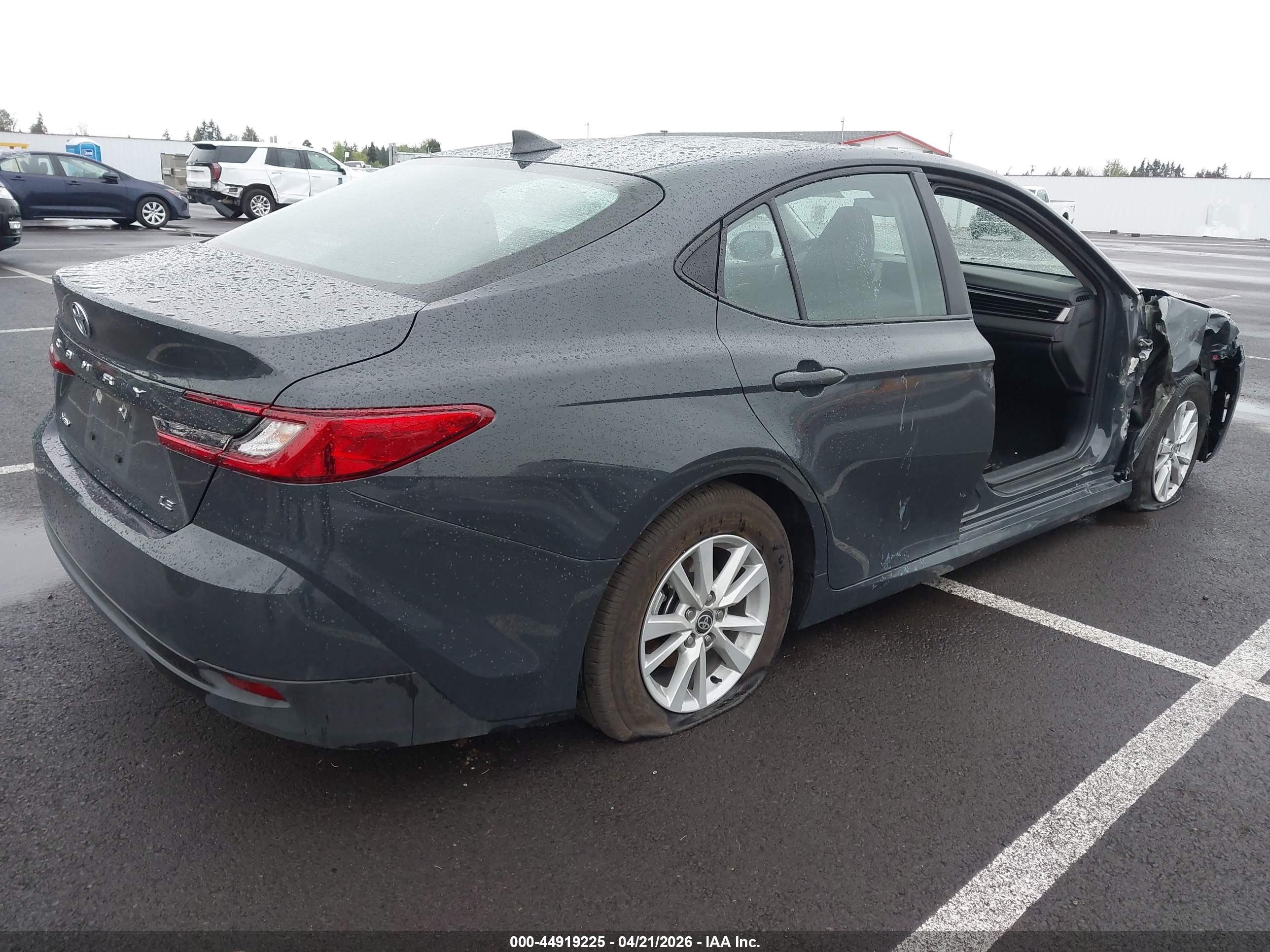 TOYOTA CAMRY image 4