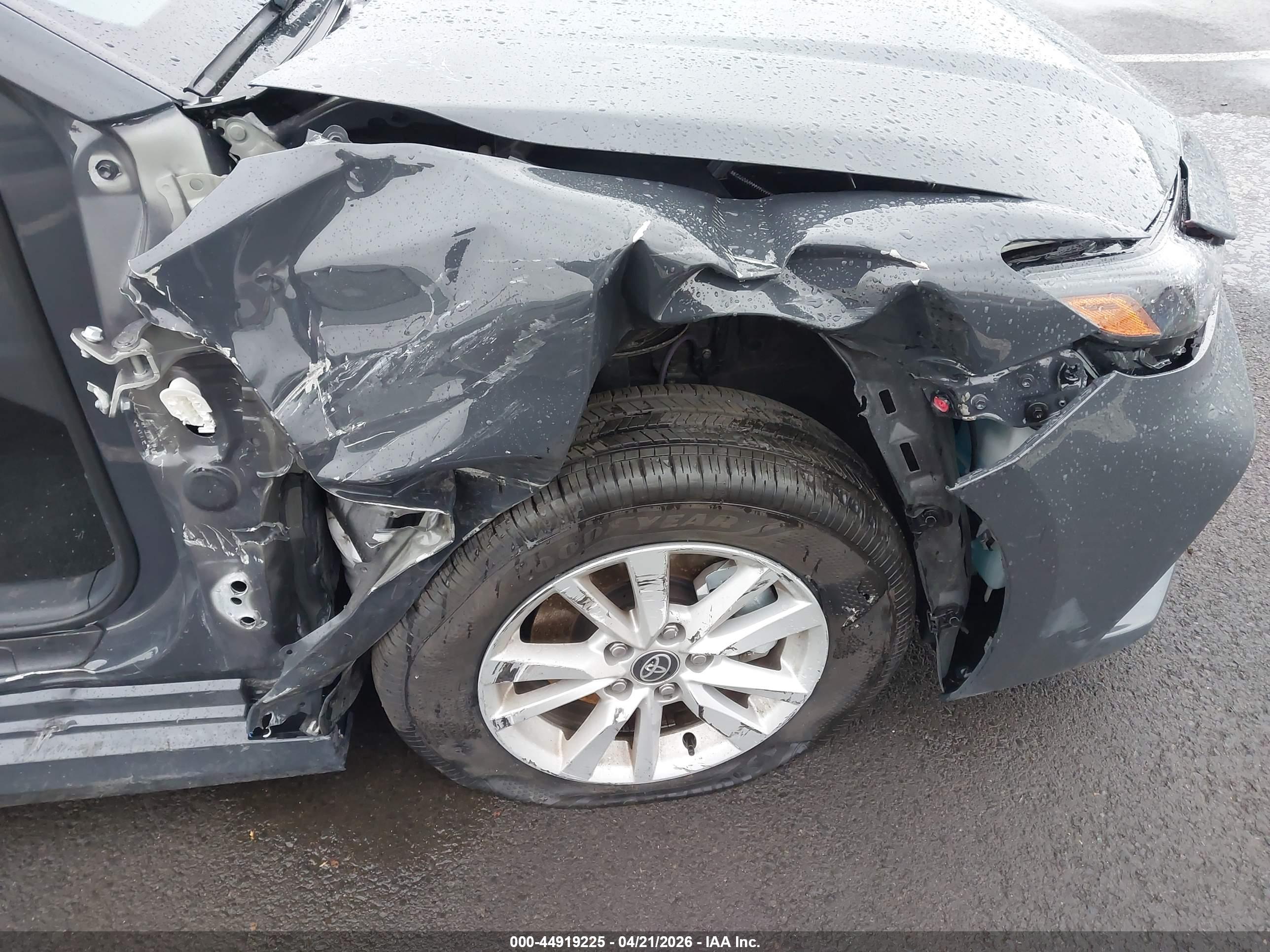 TOYOTA CAMRY image 6