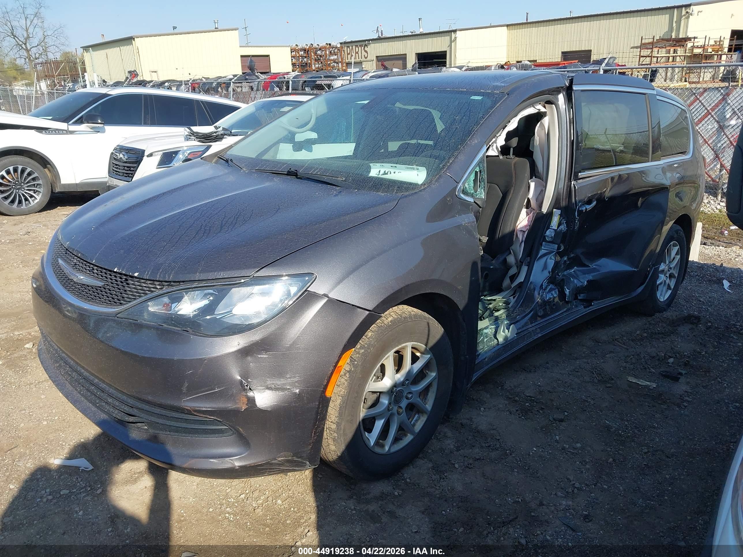CHRYSLER PACIFICA image 2