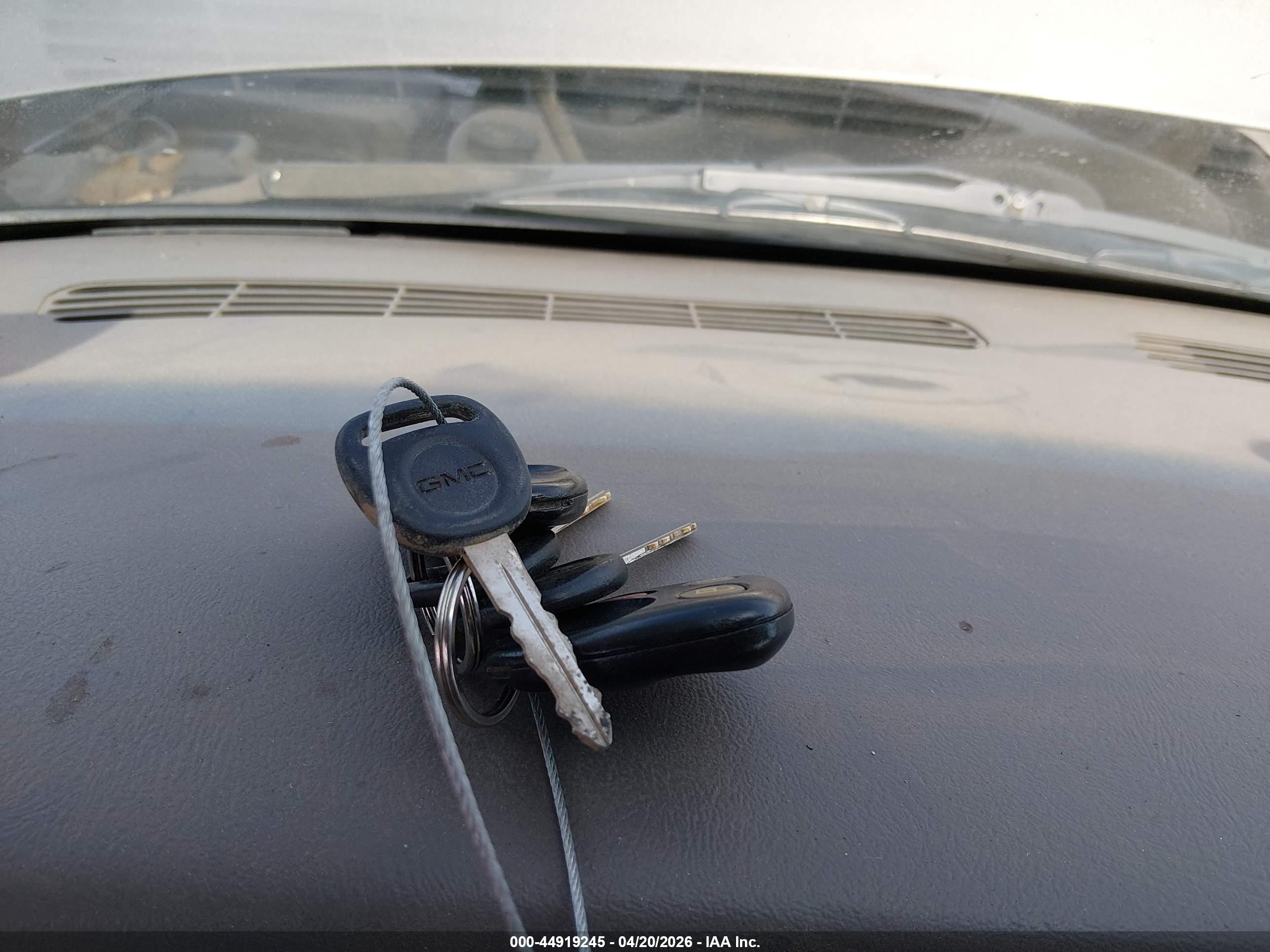 GMC YUKON image 11