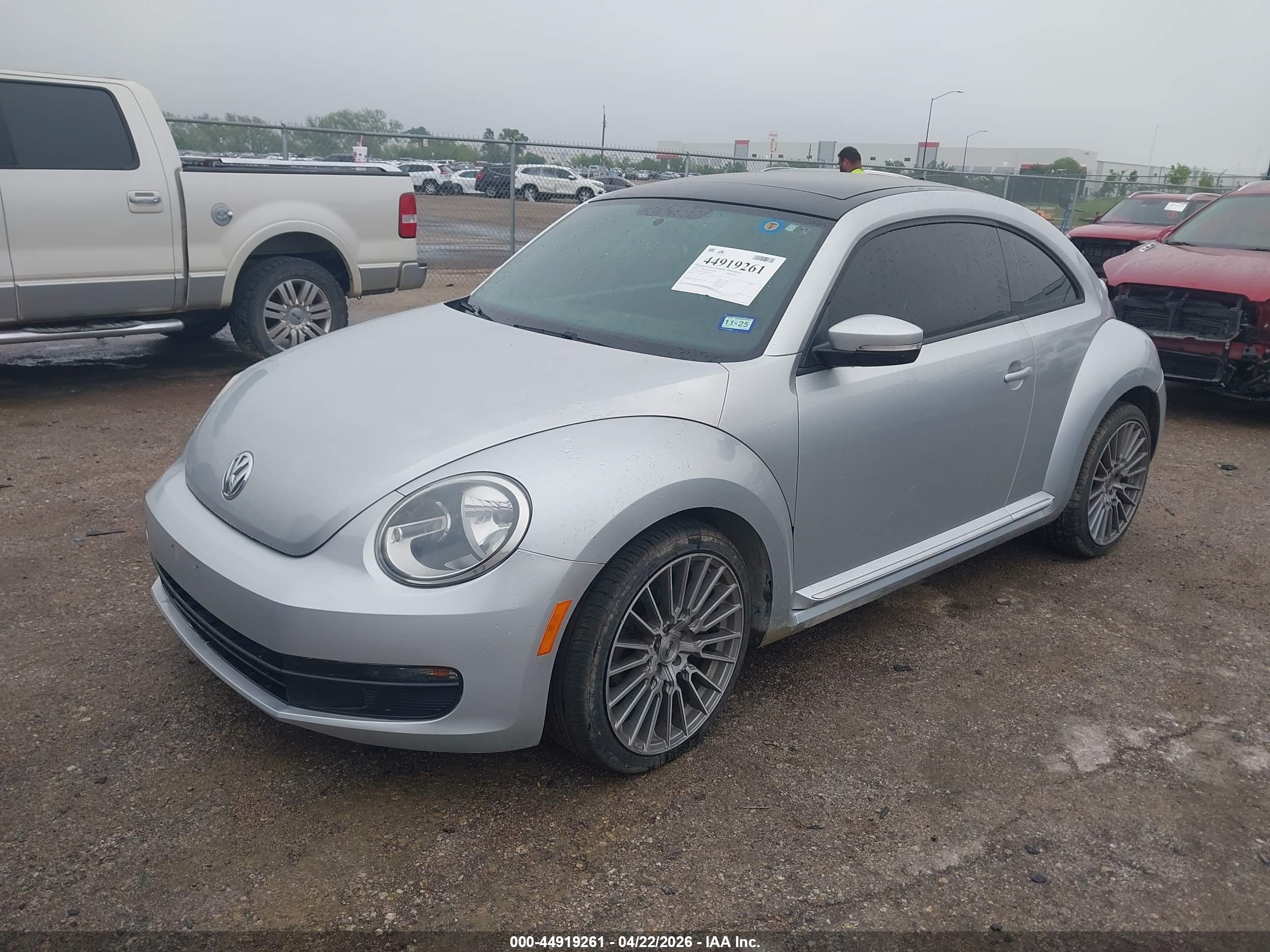 VOLKSWAGEN BEETLE image 2