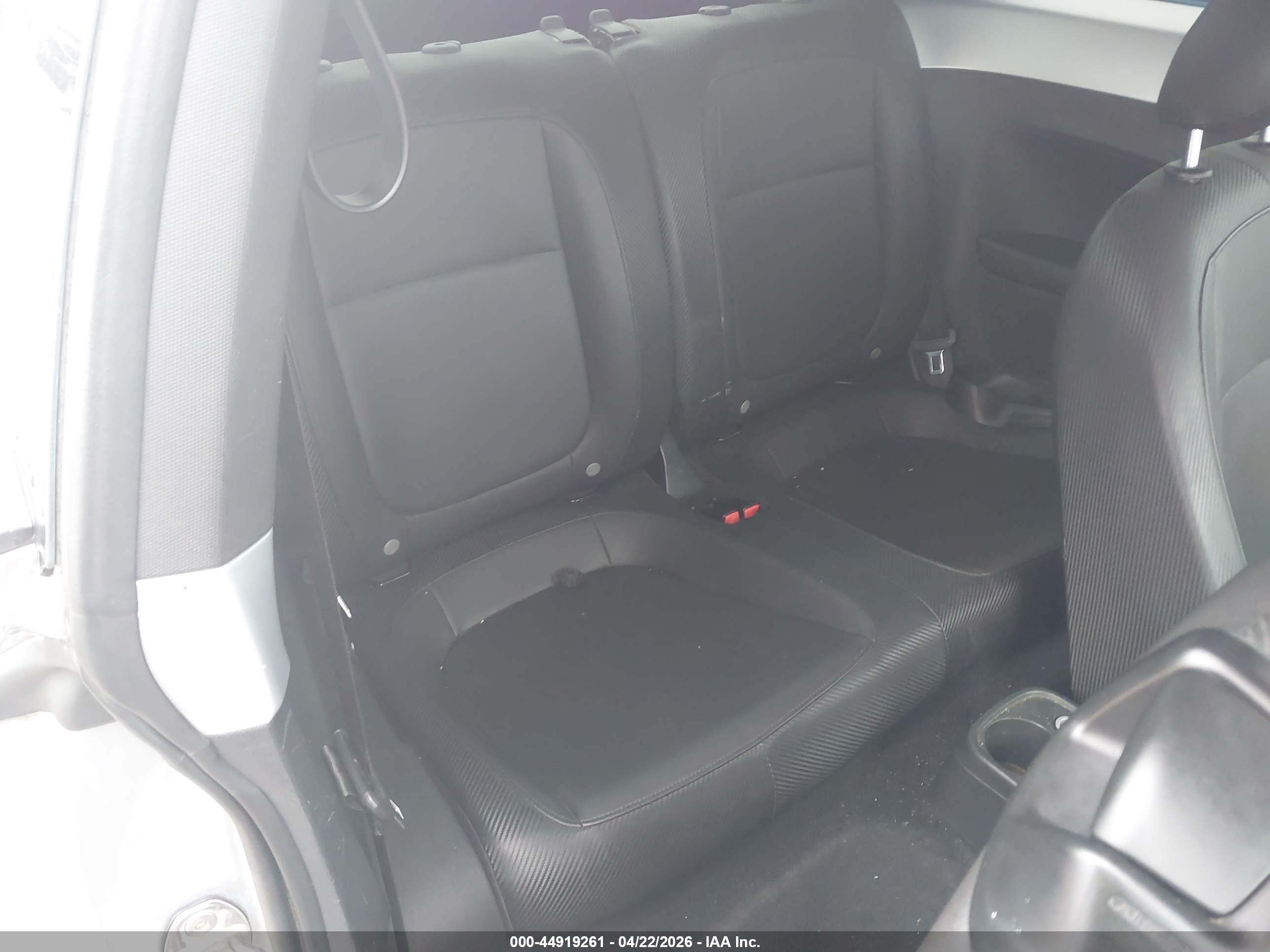 VOLKSWAGEN BEETLE image 8