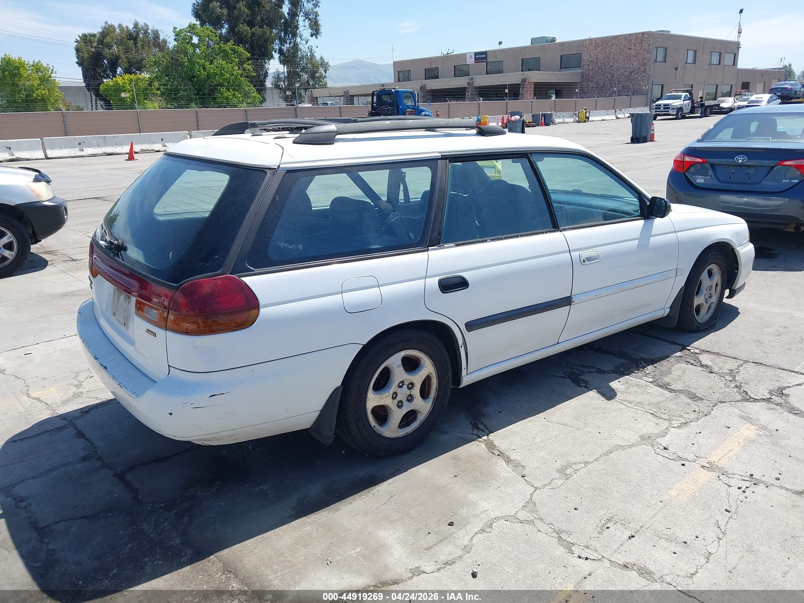 SUBARU LEGACY image 4