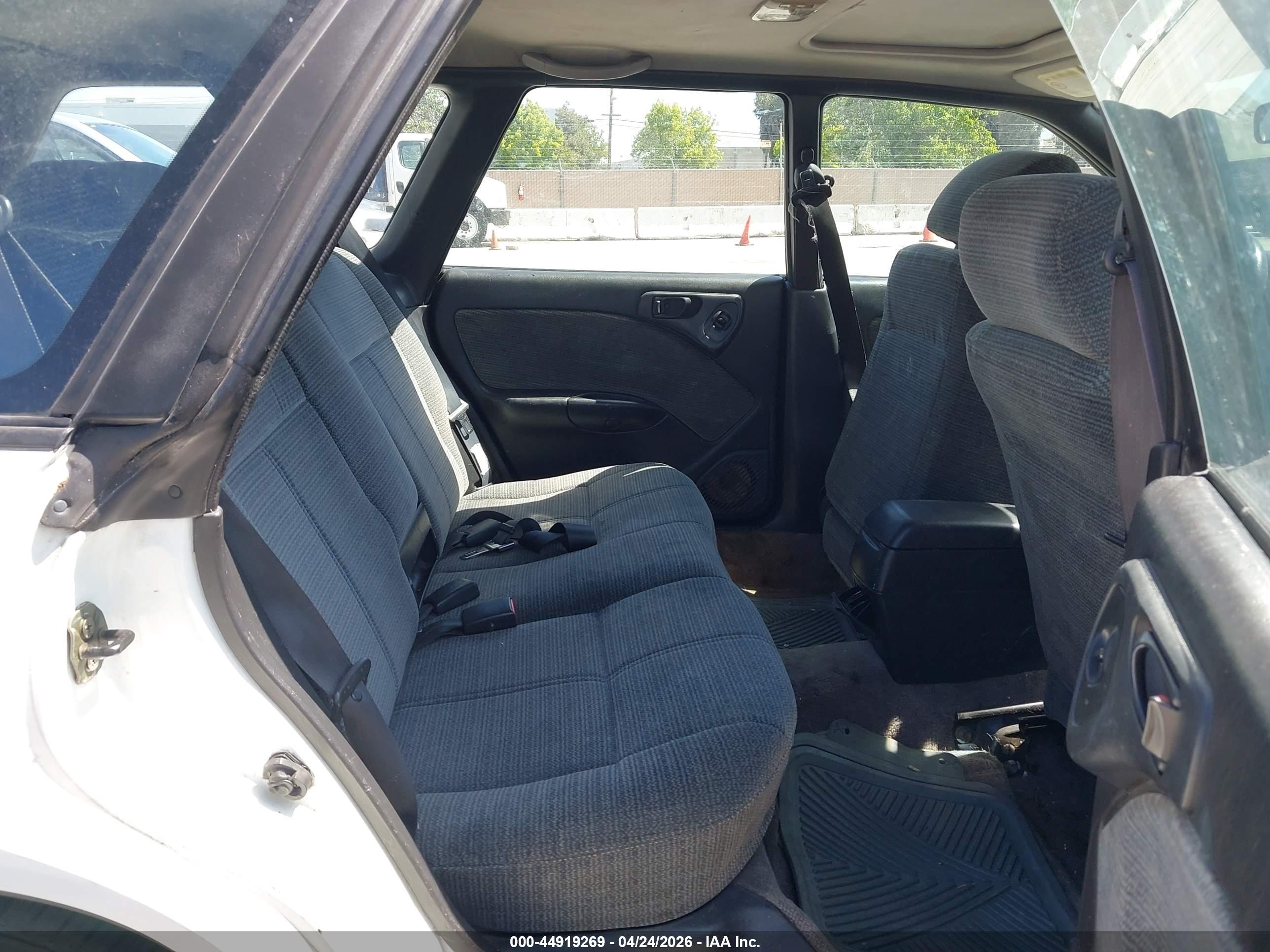SUBARU LEGACY image 8