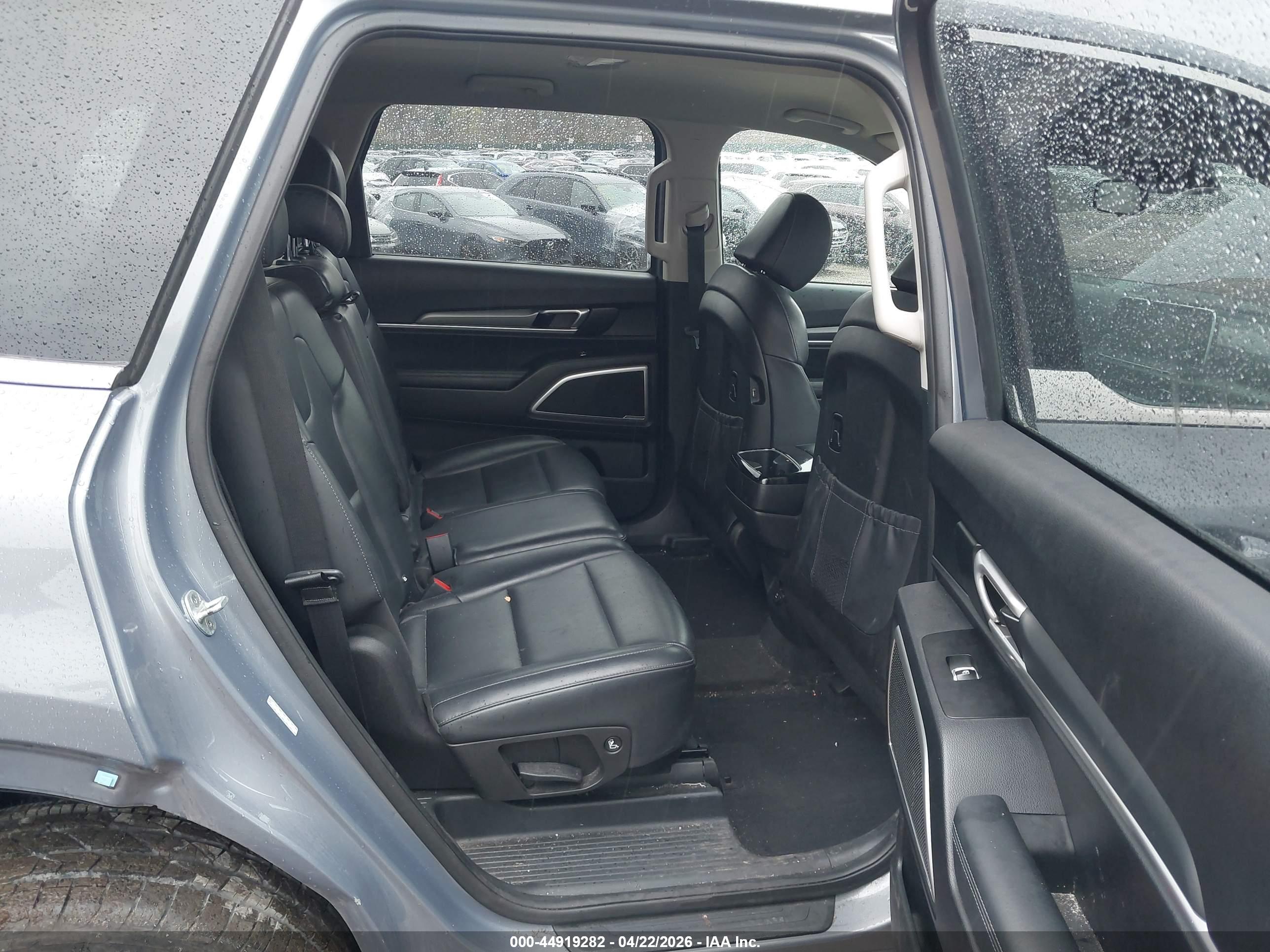 KIA TELLURIDE image 8