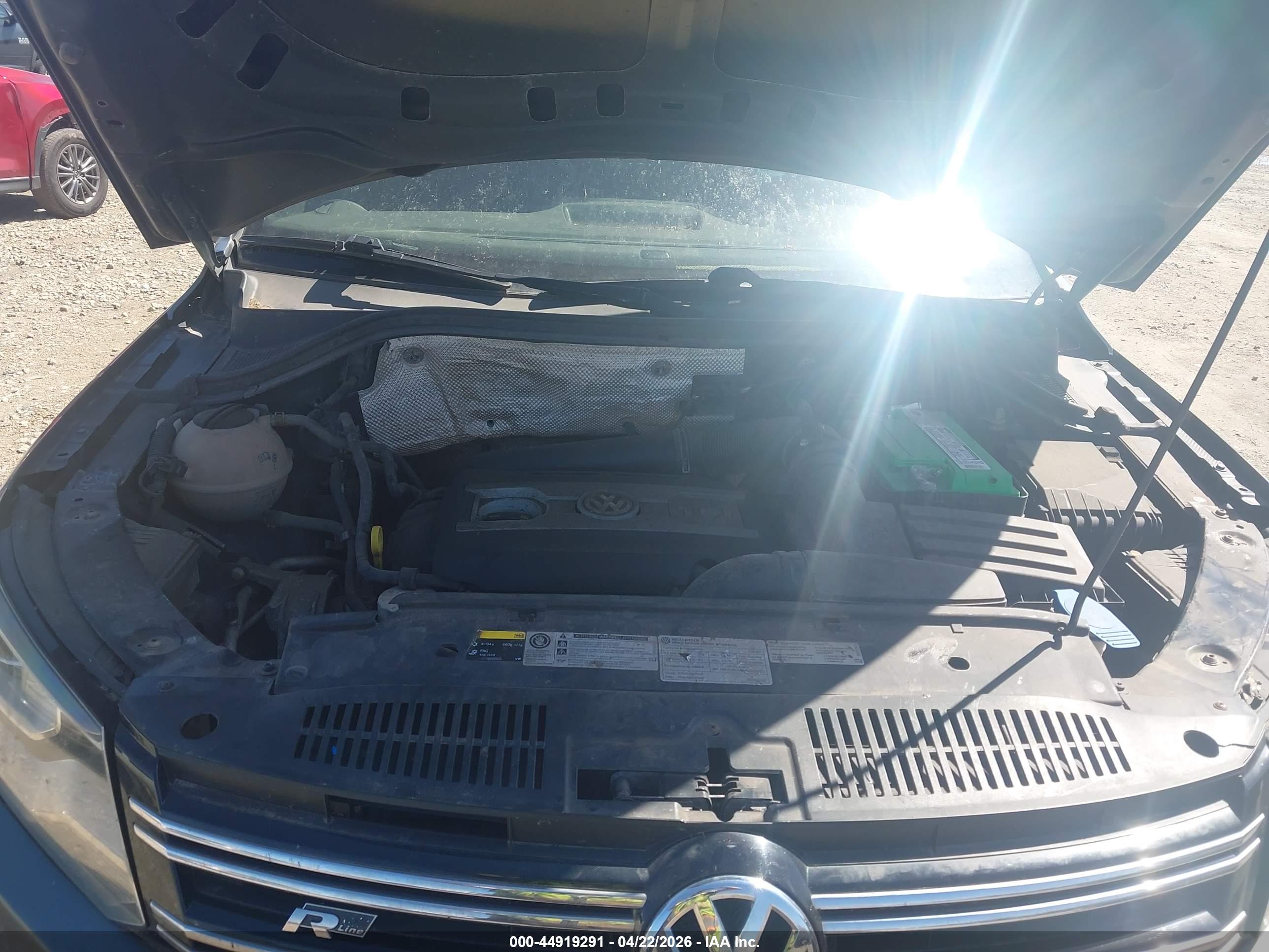 VOLKSWAGEN TIGUAN image 10