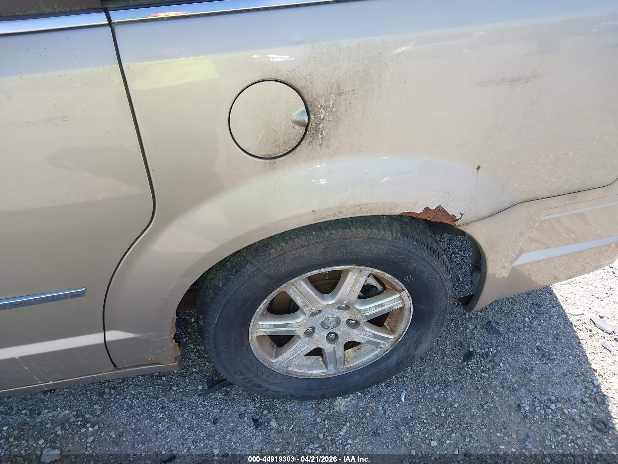 CHRYSLER TOWN image 6