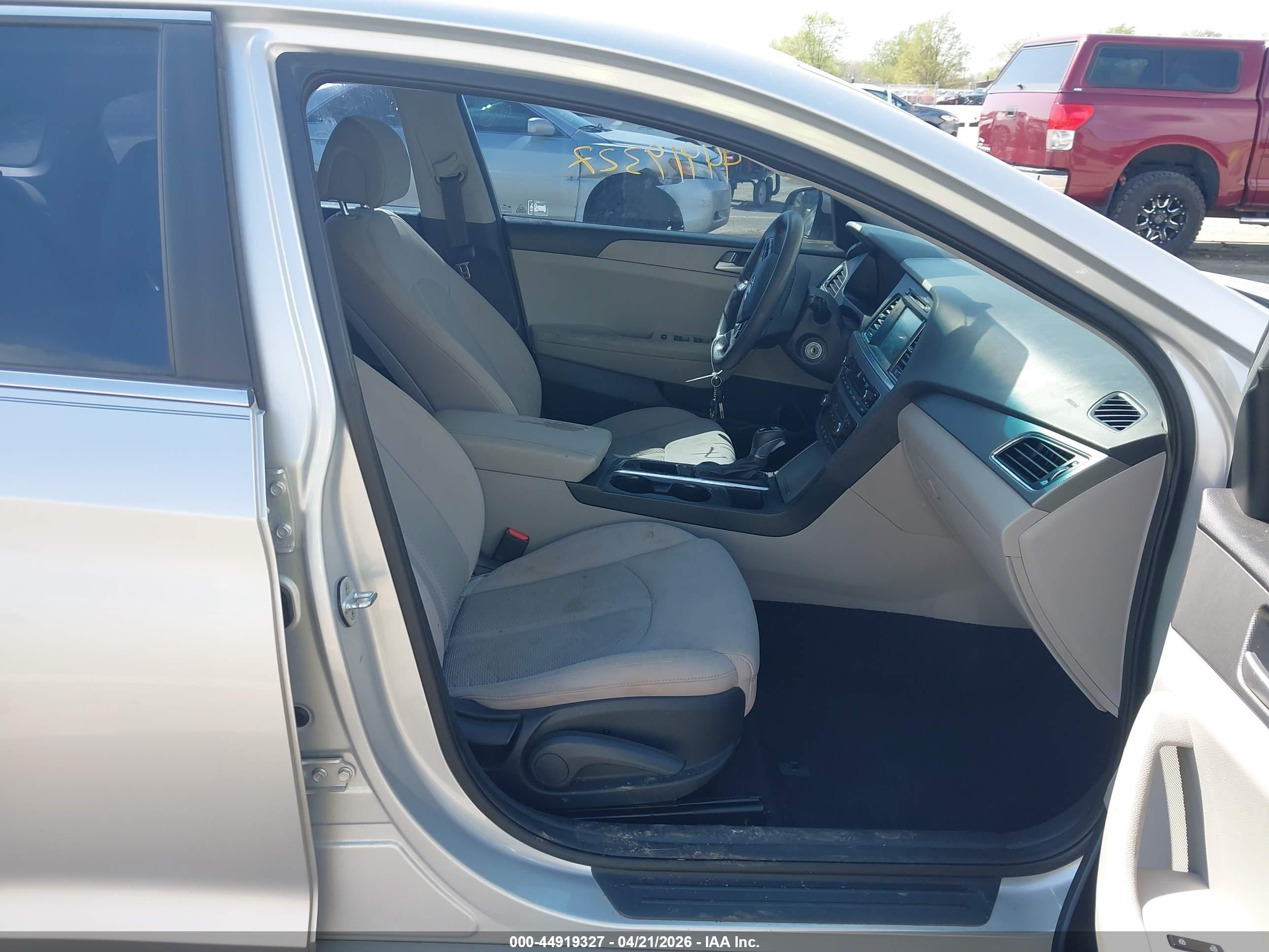 HYUNDAI SONATA image 5