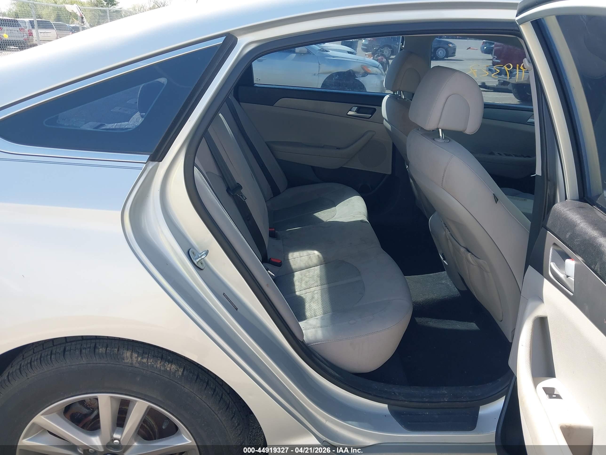 HYUNDAI SONATA image 8