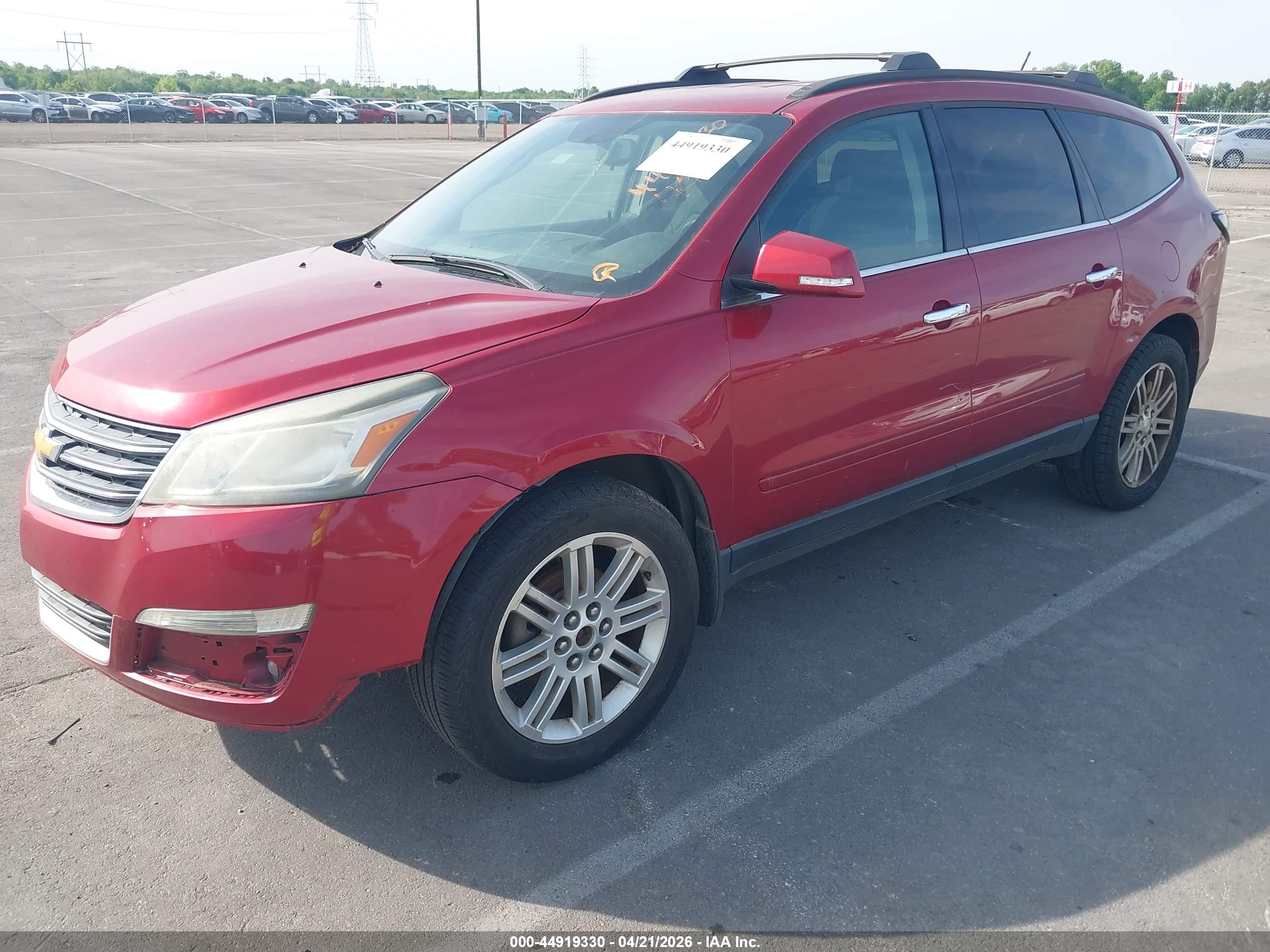 CHEVROLET TRAVERSE image 2