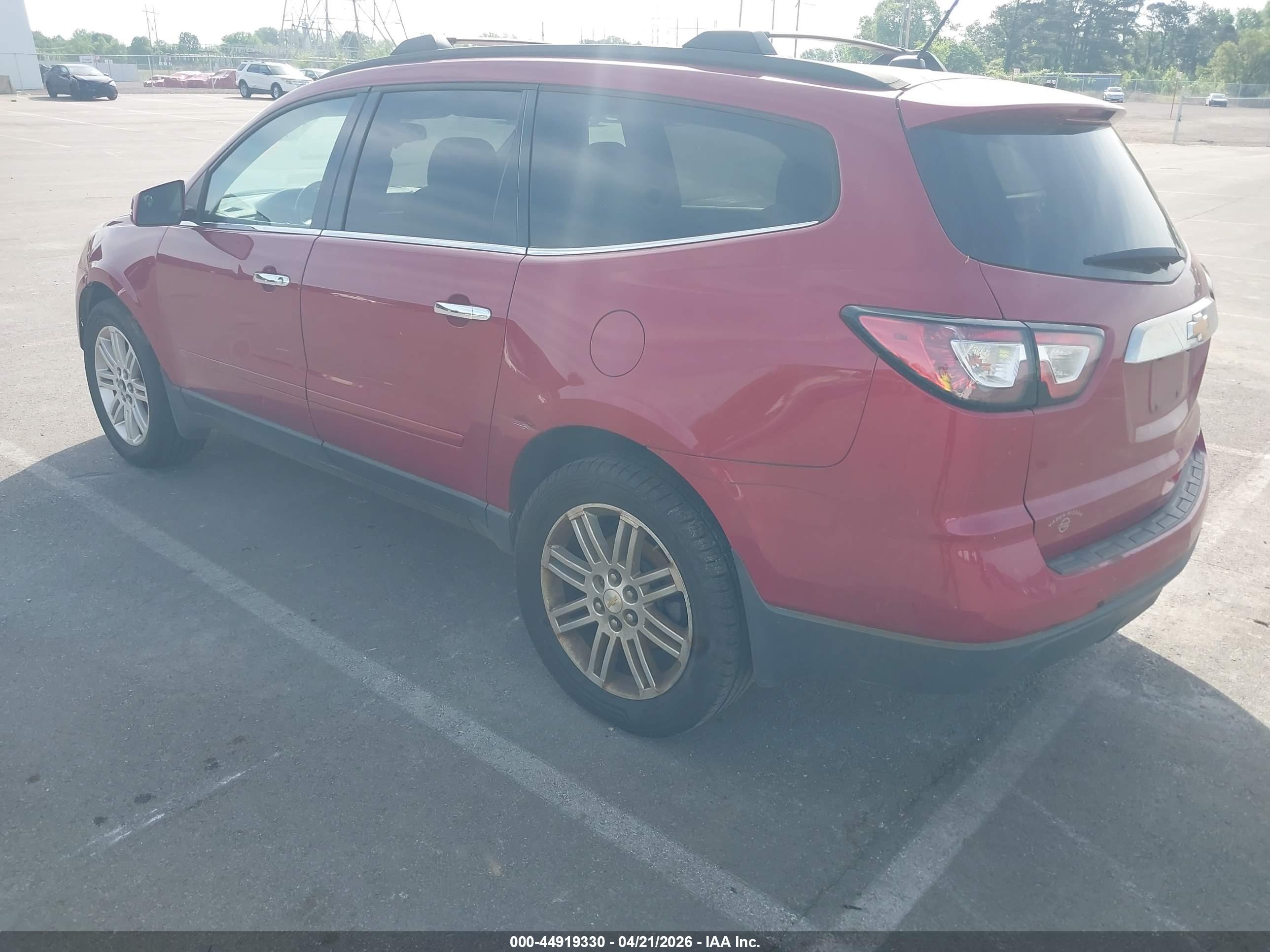 CHEVROLET TRAVERSE image 3
