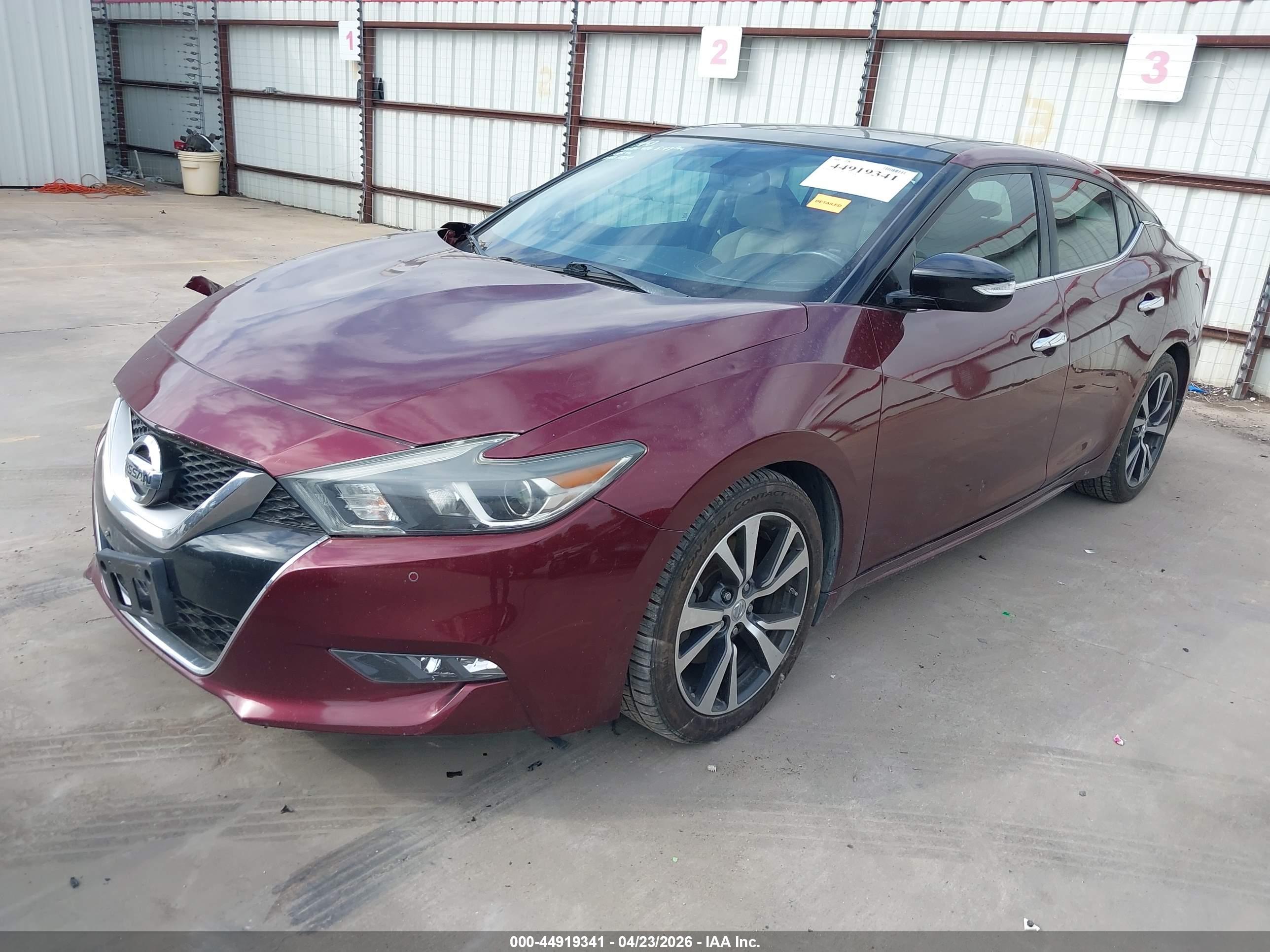 NISSAN MAXIMA image 2