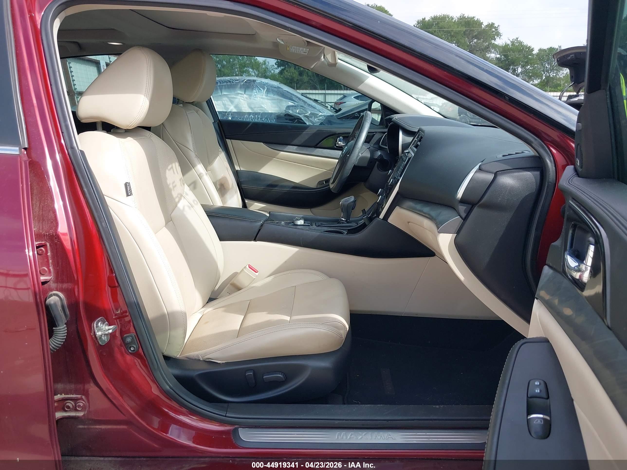 NISSAN MAXIMA image 5