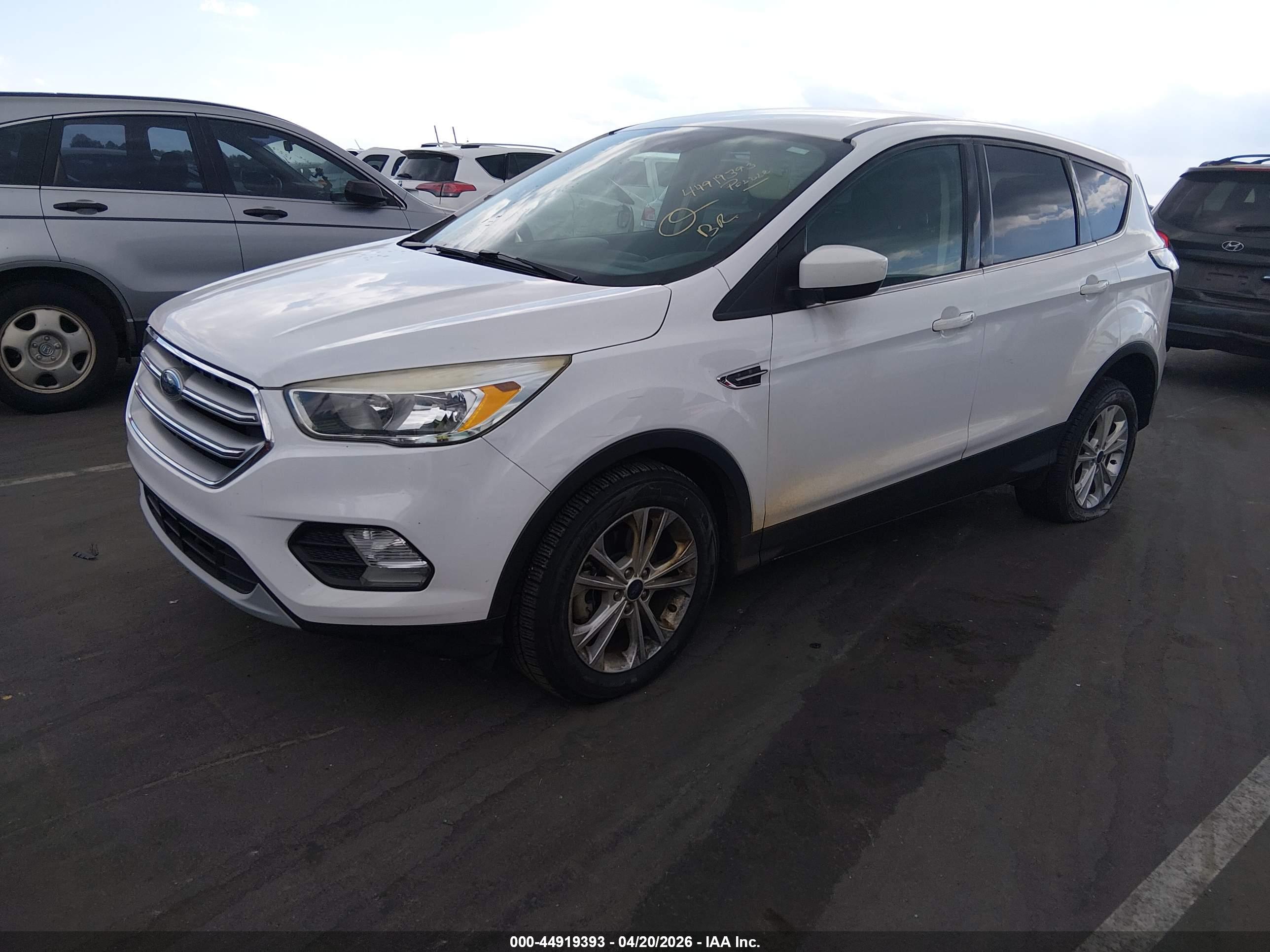 FORD ESCAPE image 2