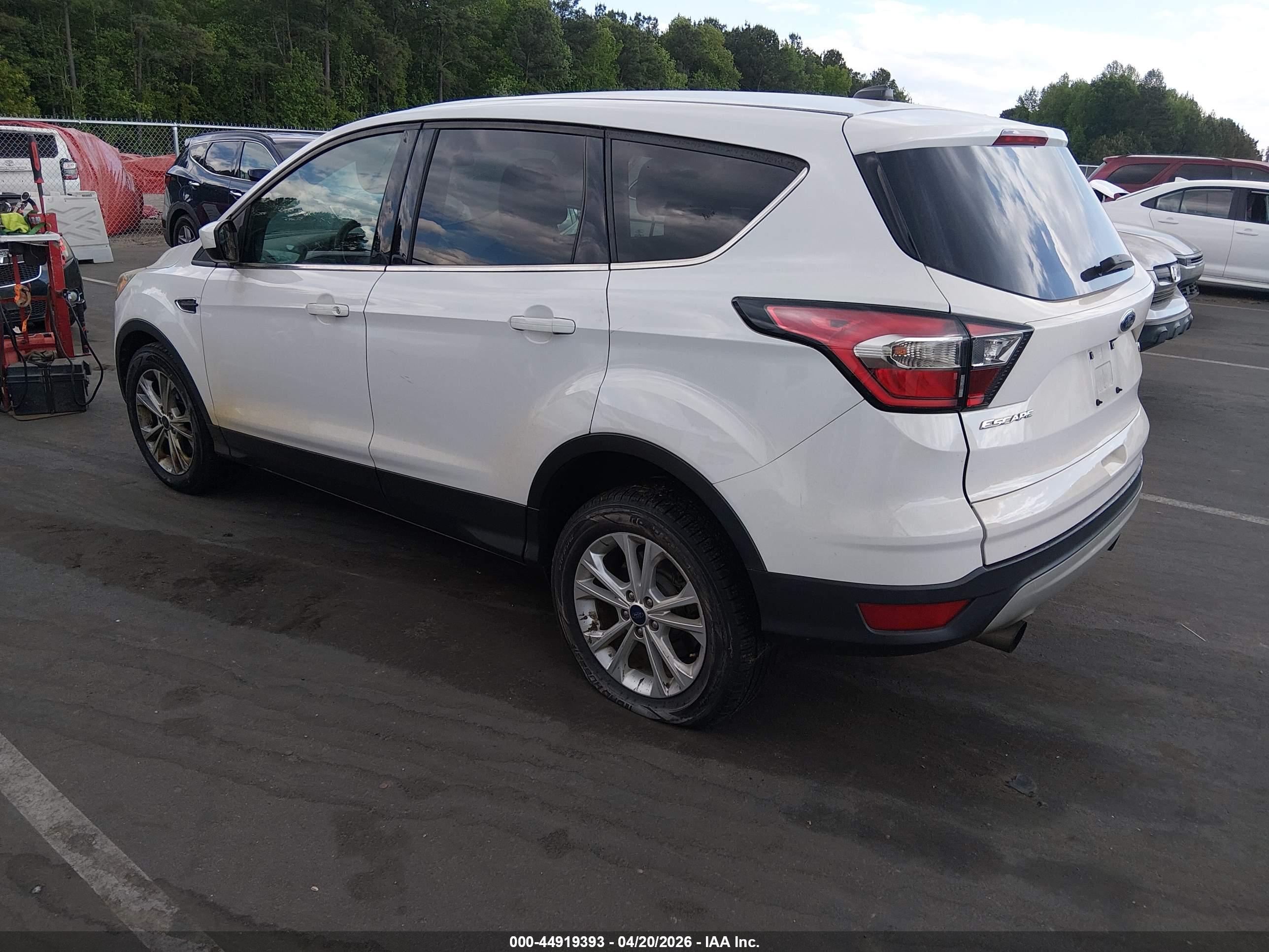 FORD ESCAPE image 3