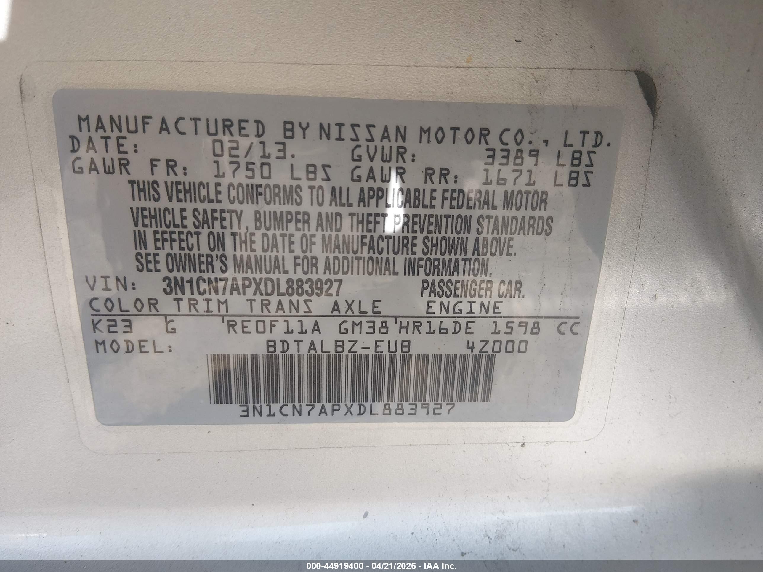 NISSAN VERSA image 9