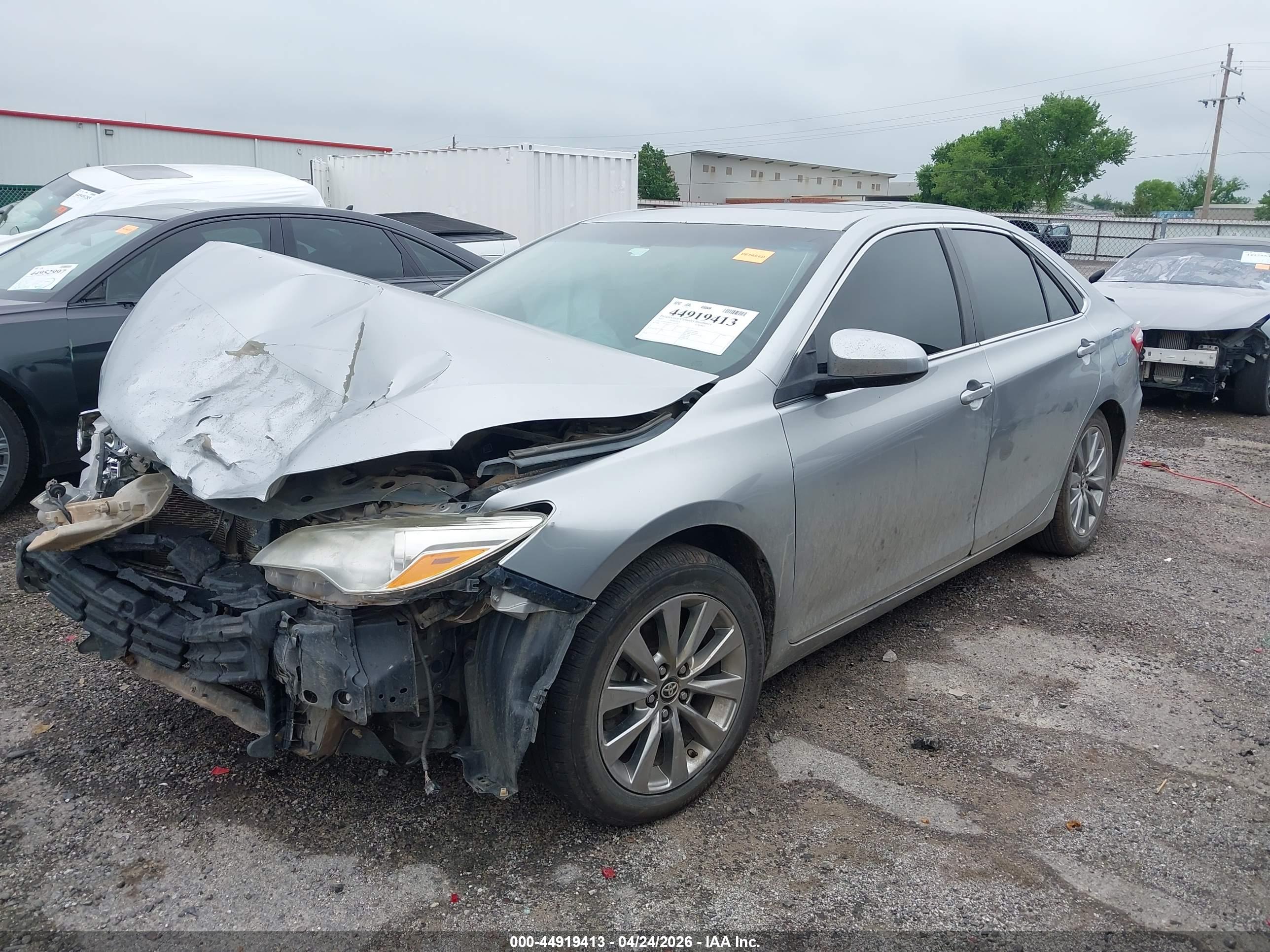 TOYOTA CAMRY image 2