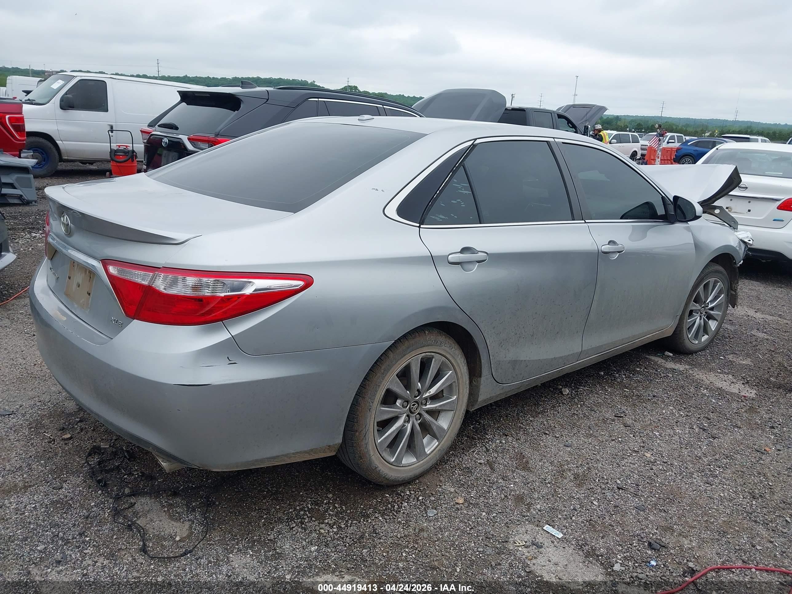 TOYOTA CAMRY image 4