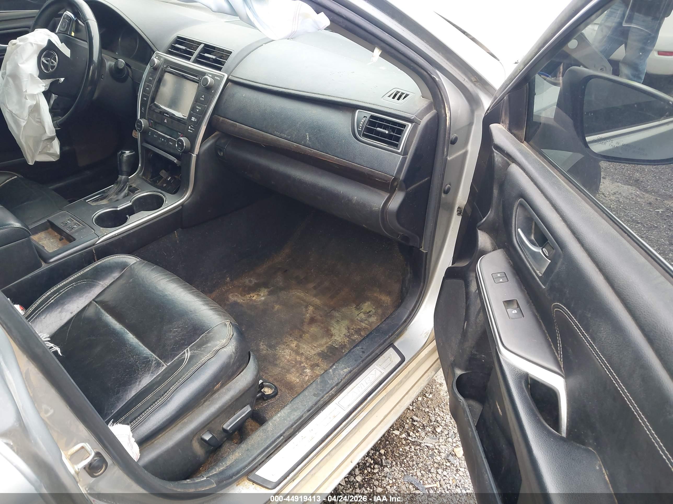 TOYOTA CAMRY image 5