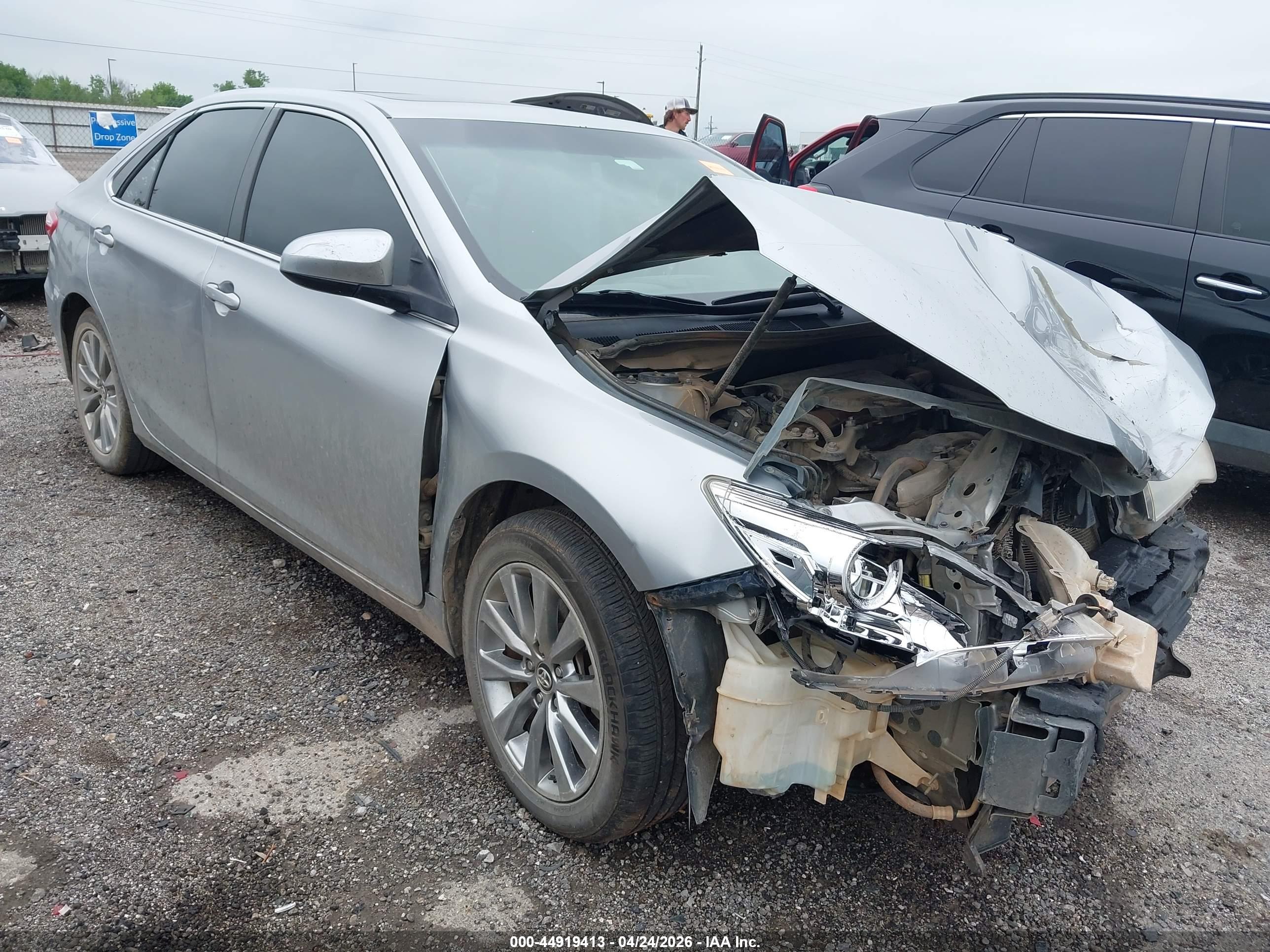 TOYOTA CAMRY image 6