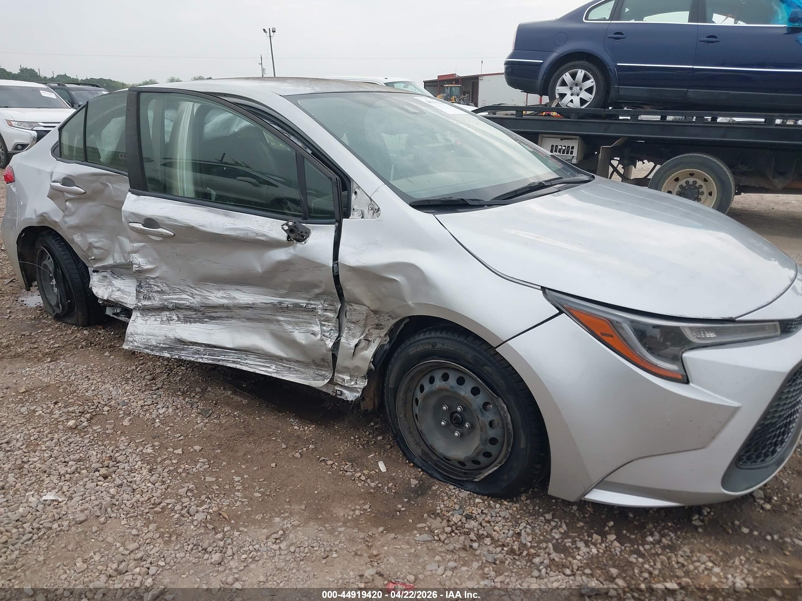 TOYOTA COROLLA image 6