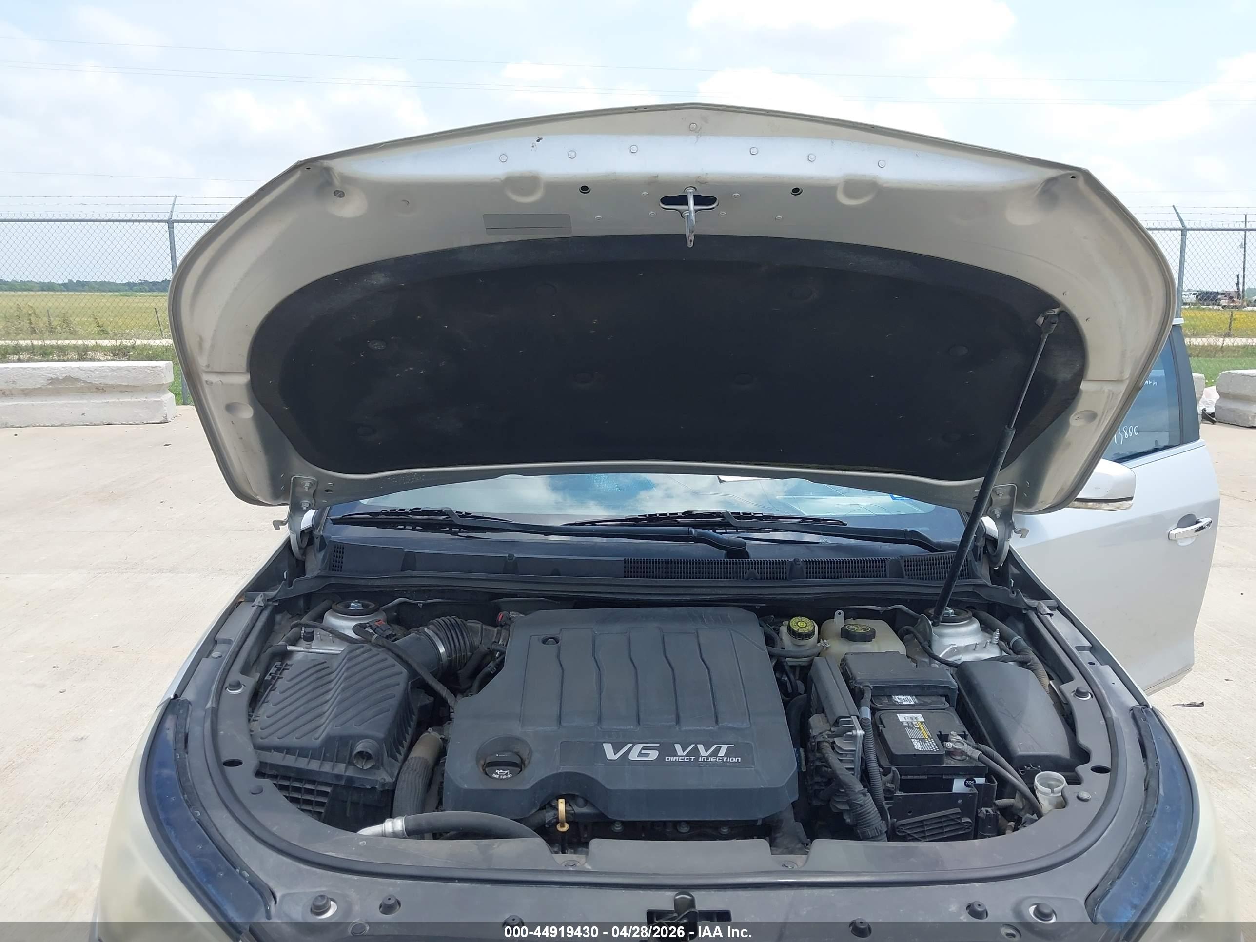 BUICK LACROSSE image 10