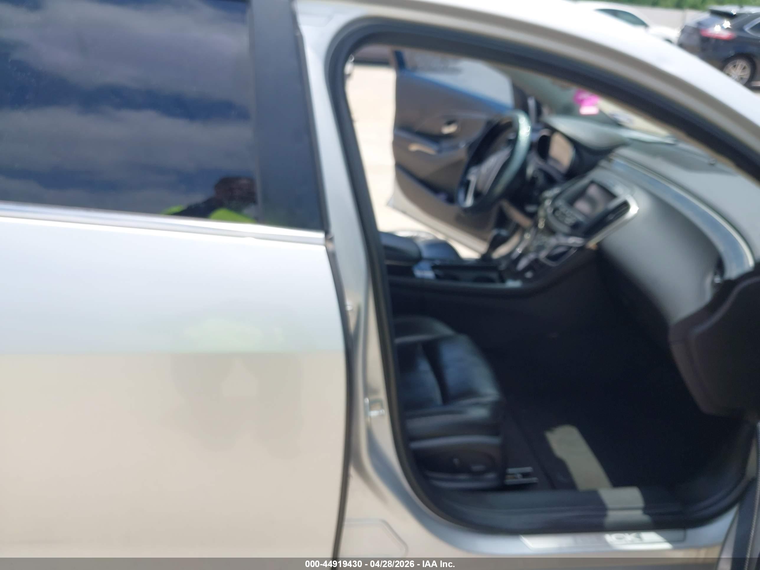 BUICK LACROSSE image 5