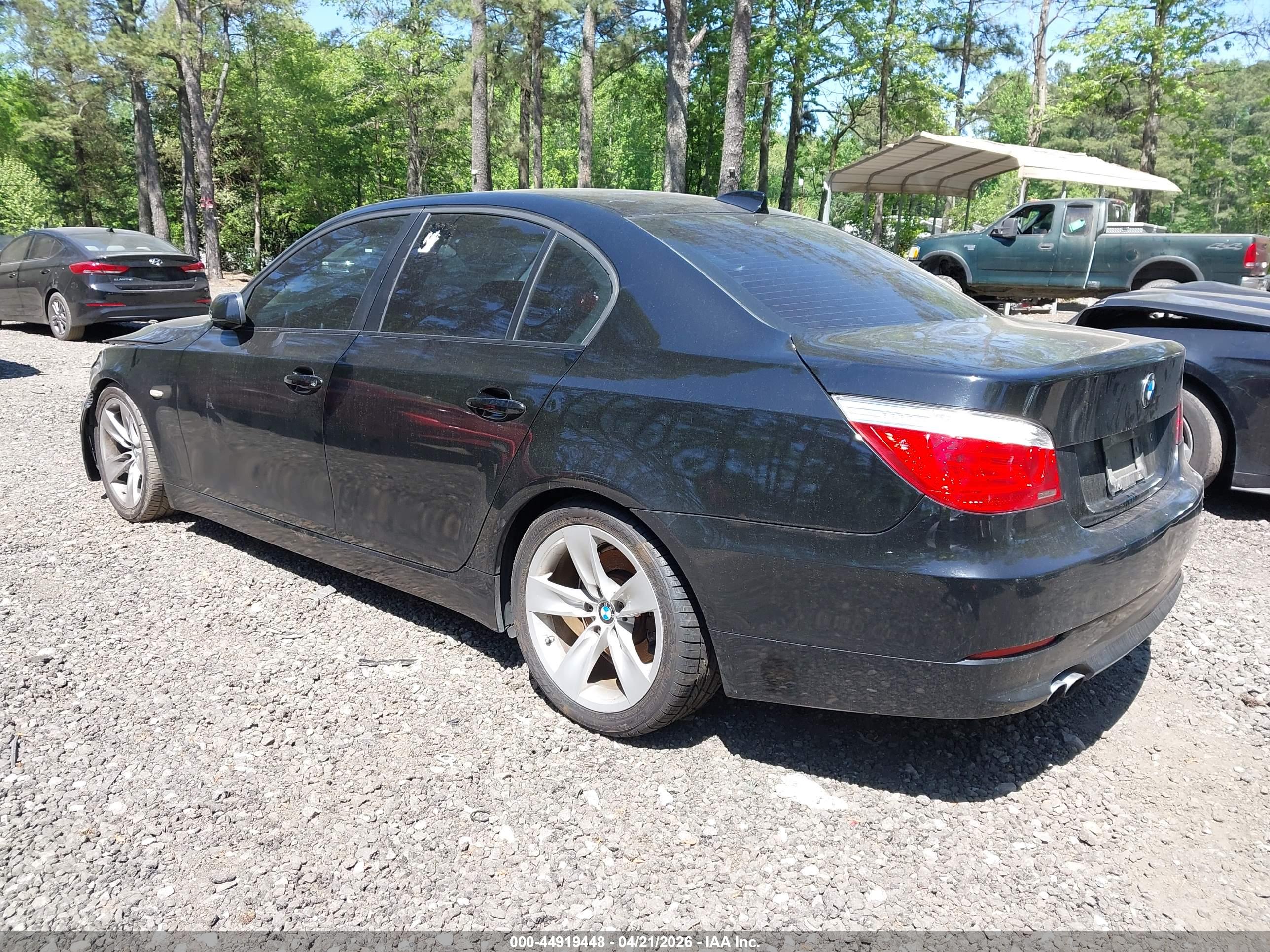 BMW 528I image 3