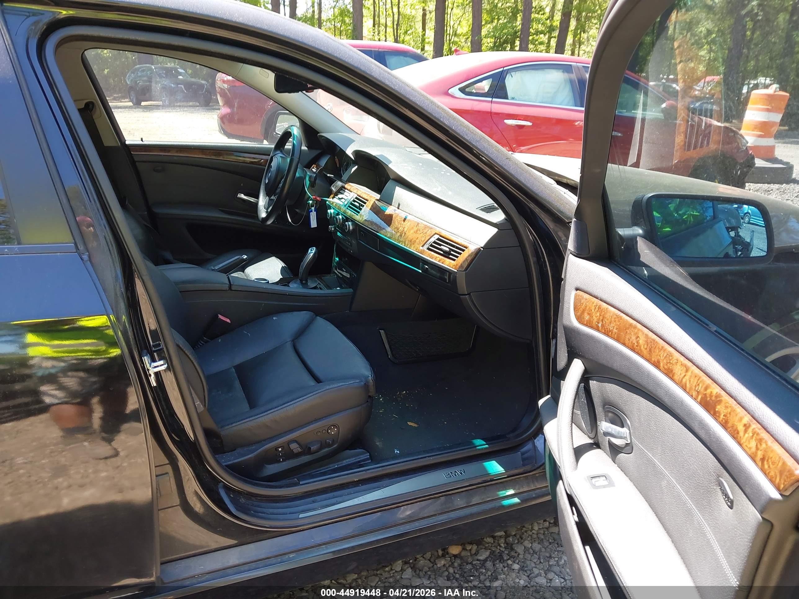 BMW 528I image 5