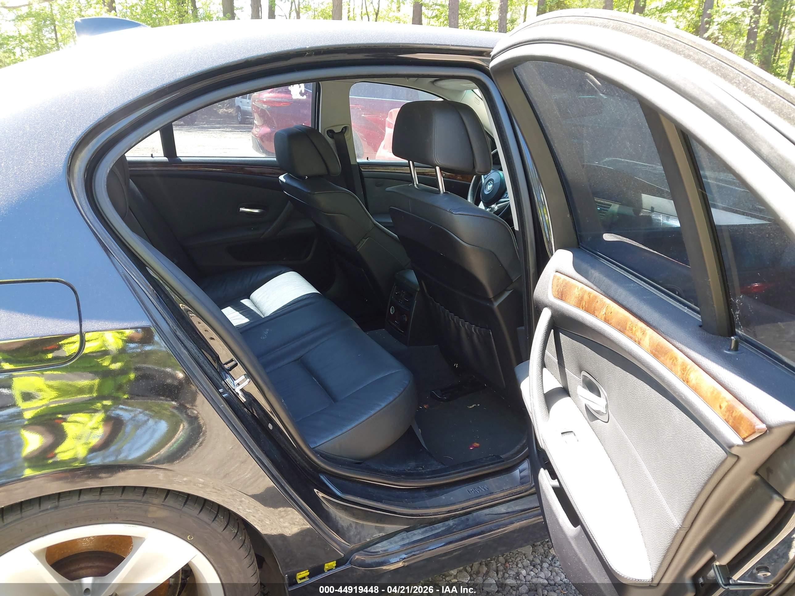 BMW 528I image 8