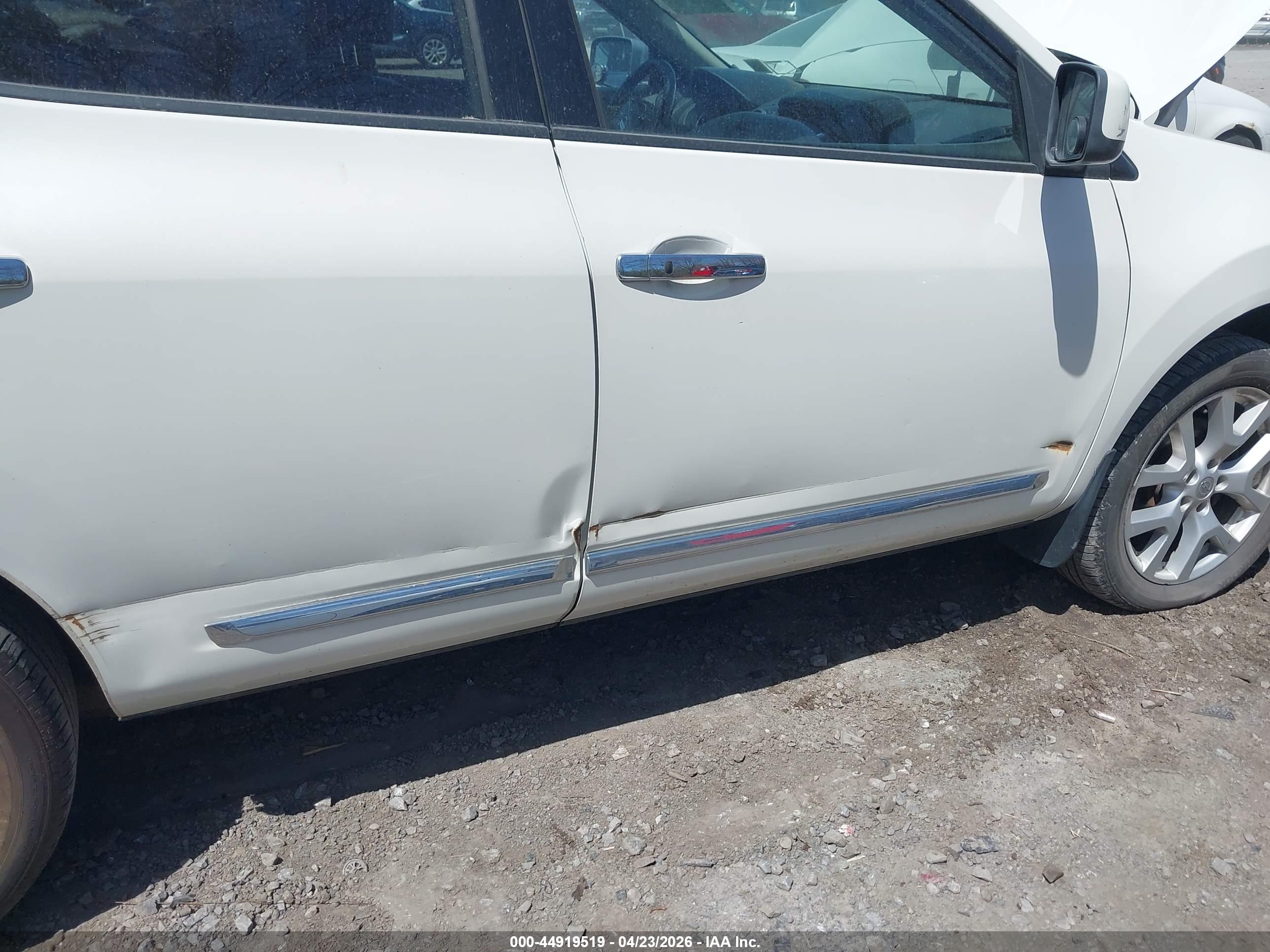 NISSAN ROGUE image 6