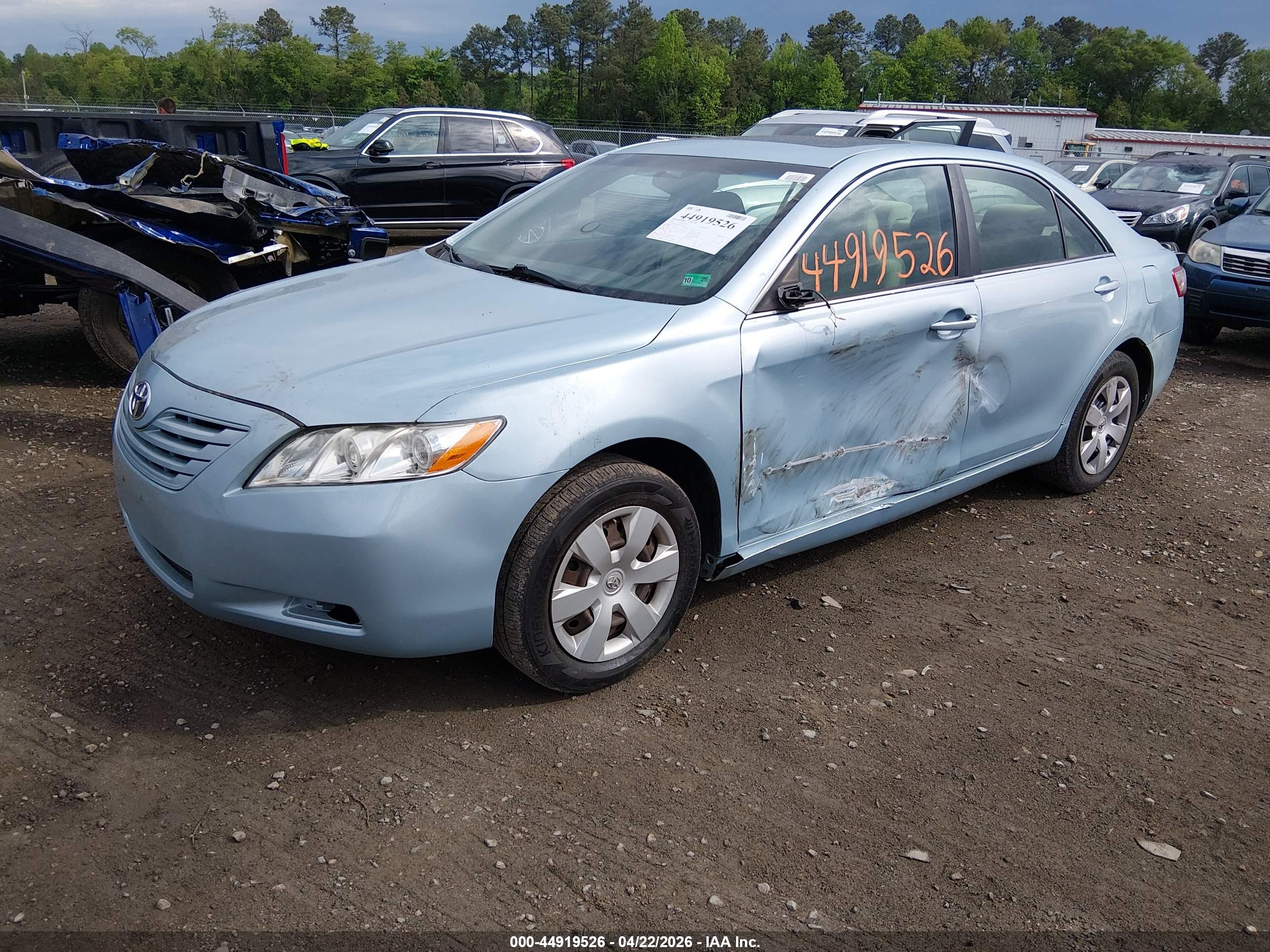 TOYOTA CAMRY image 2