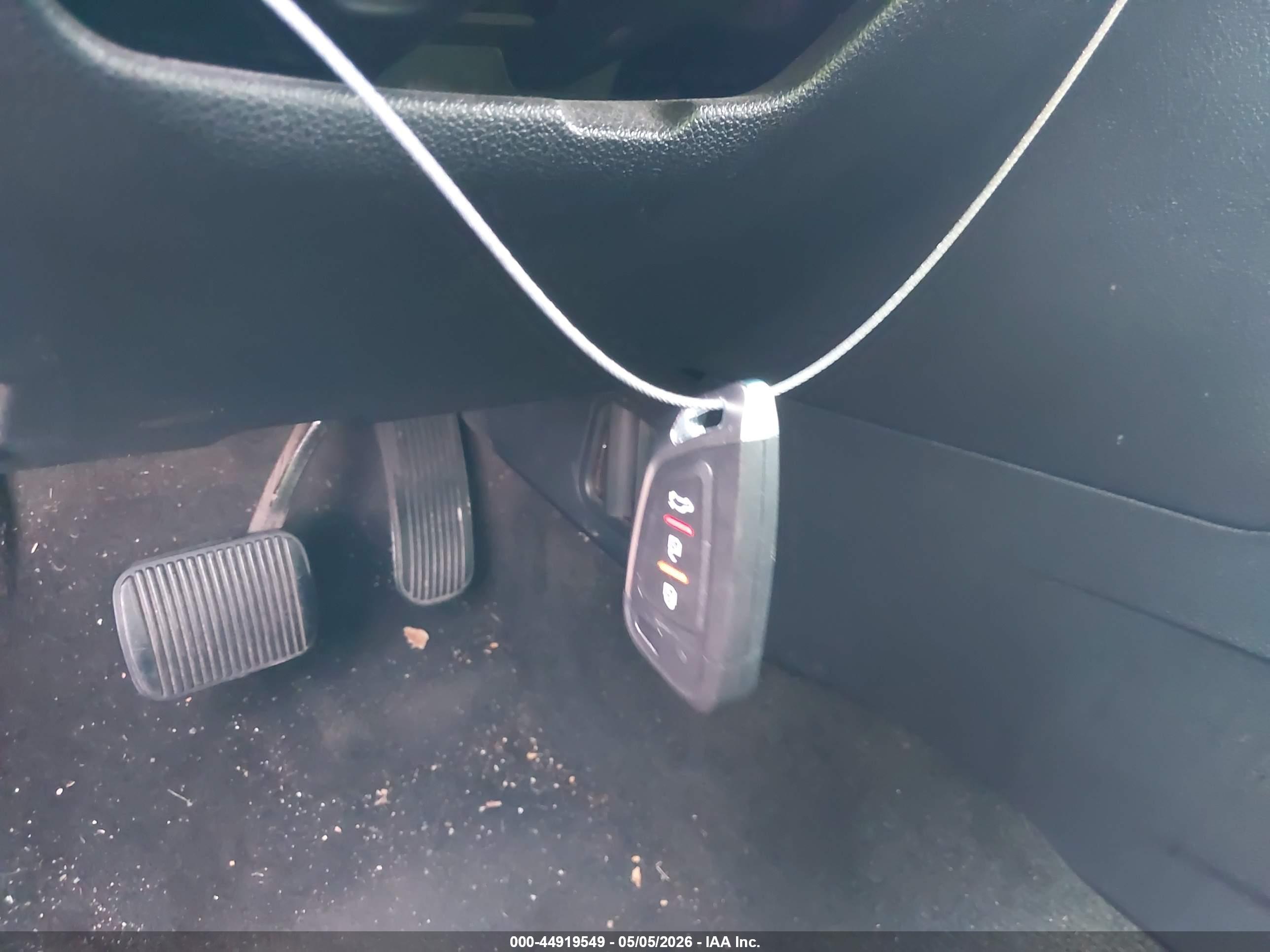 FORD EXPLORER image 11