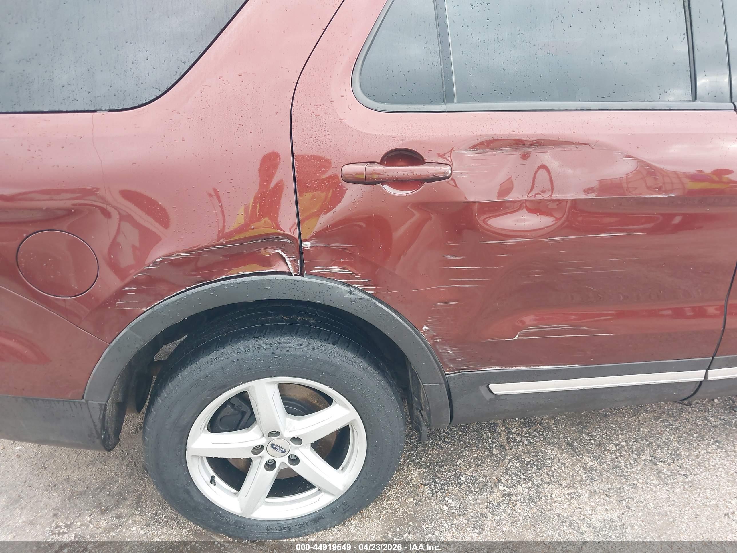 FORD EXPLORER image 6