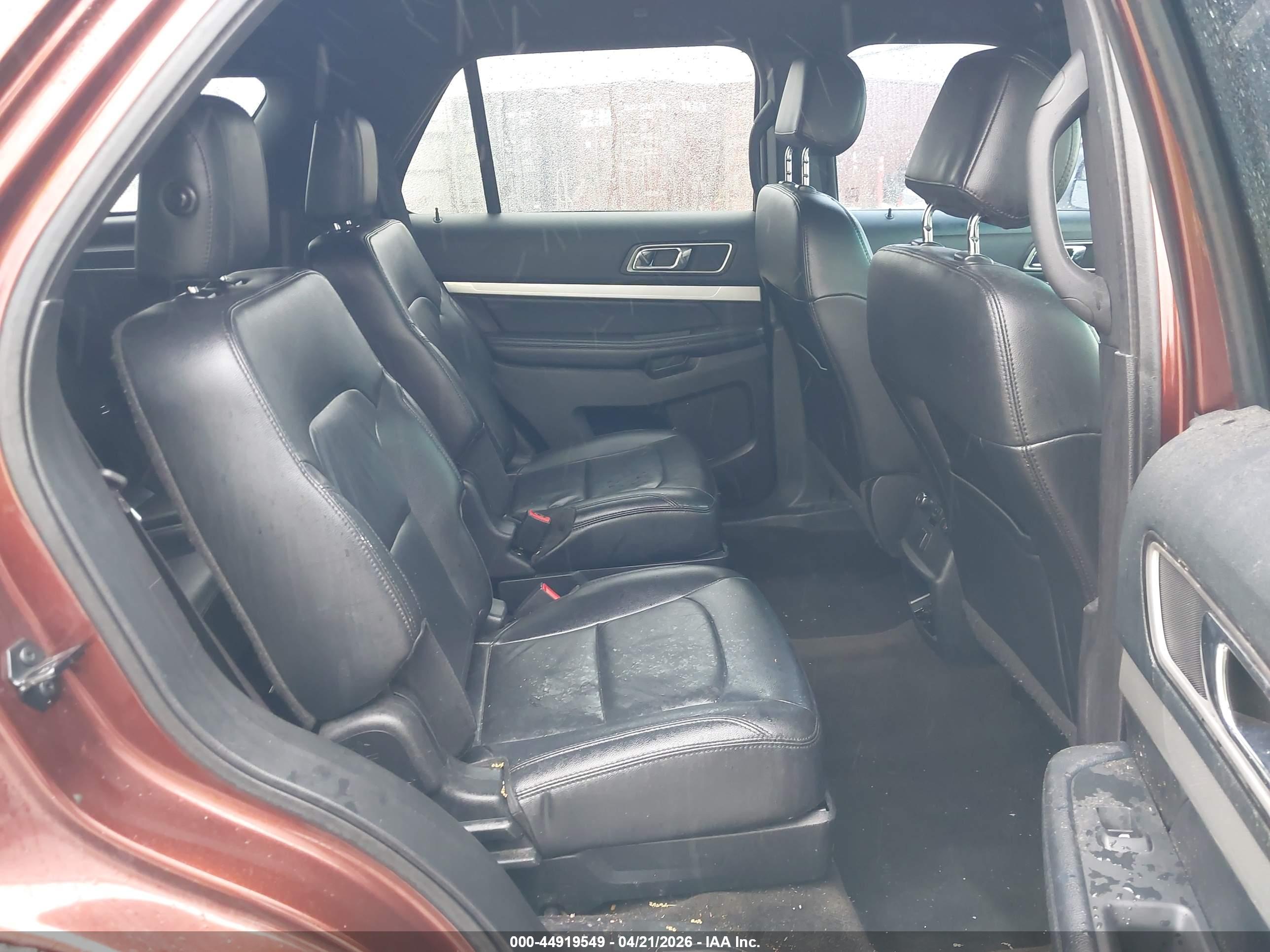 FORD EXPLORER image 8
