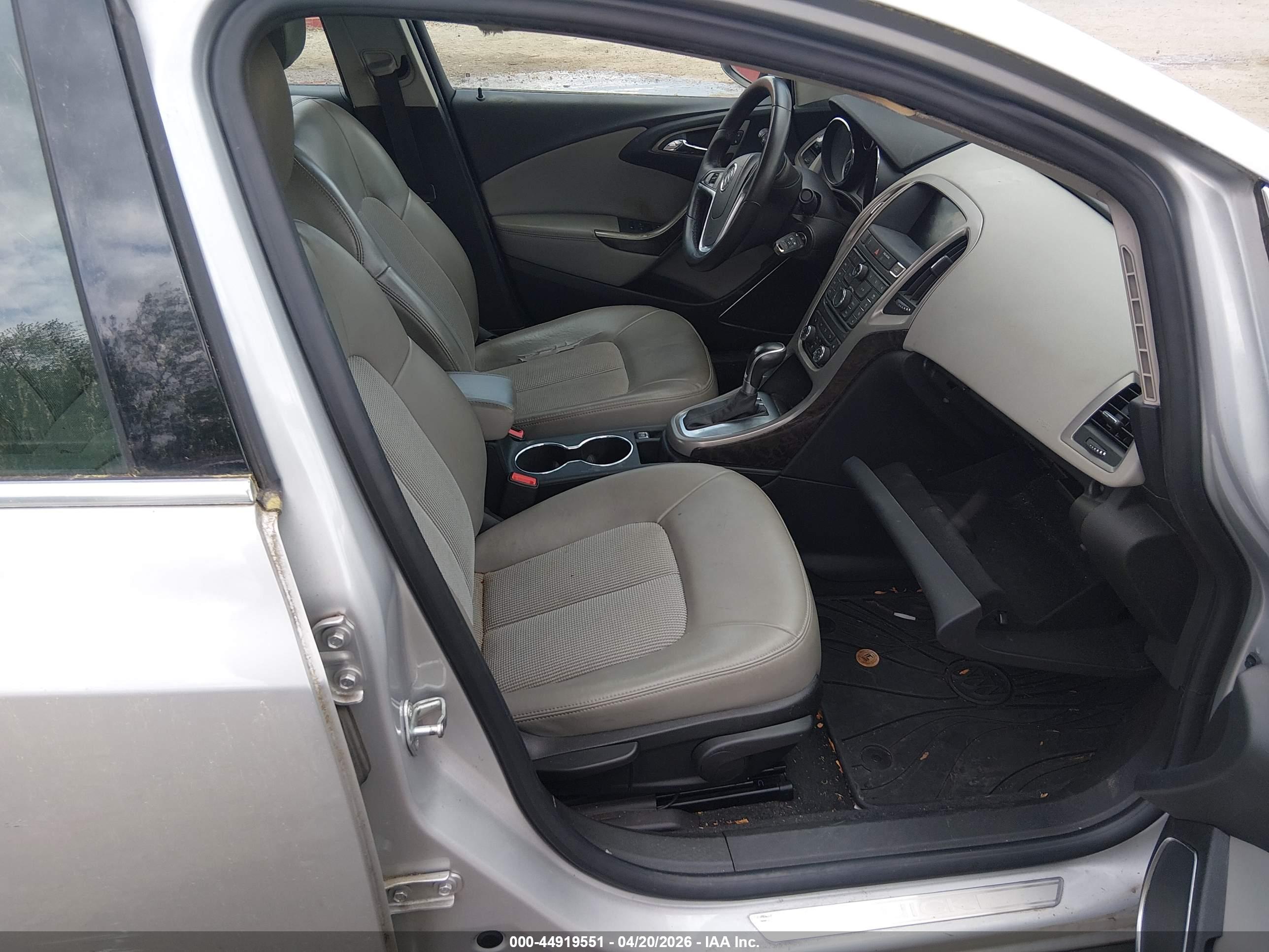 BUICK VERANO image 5