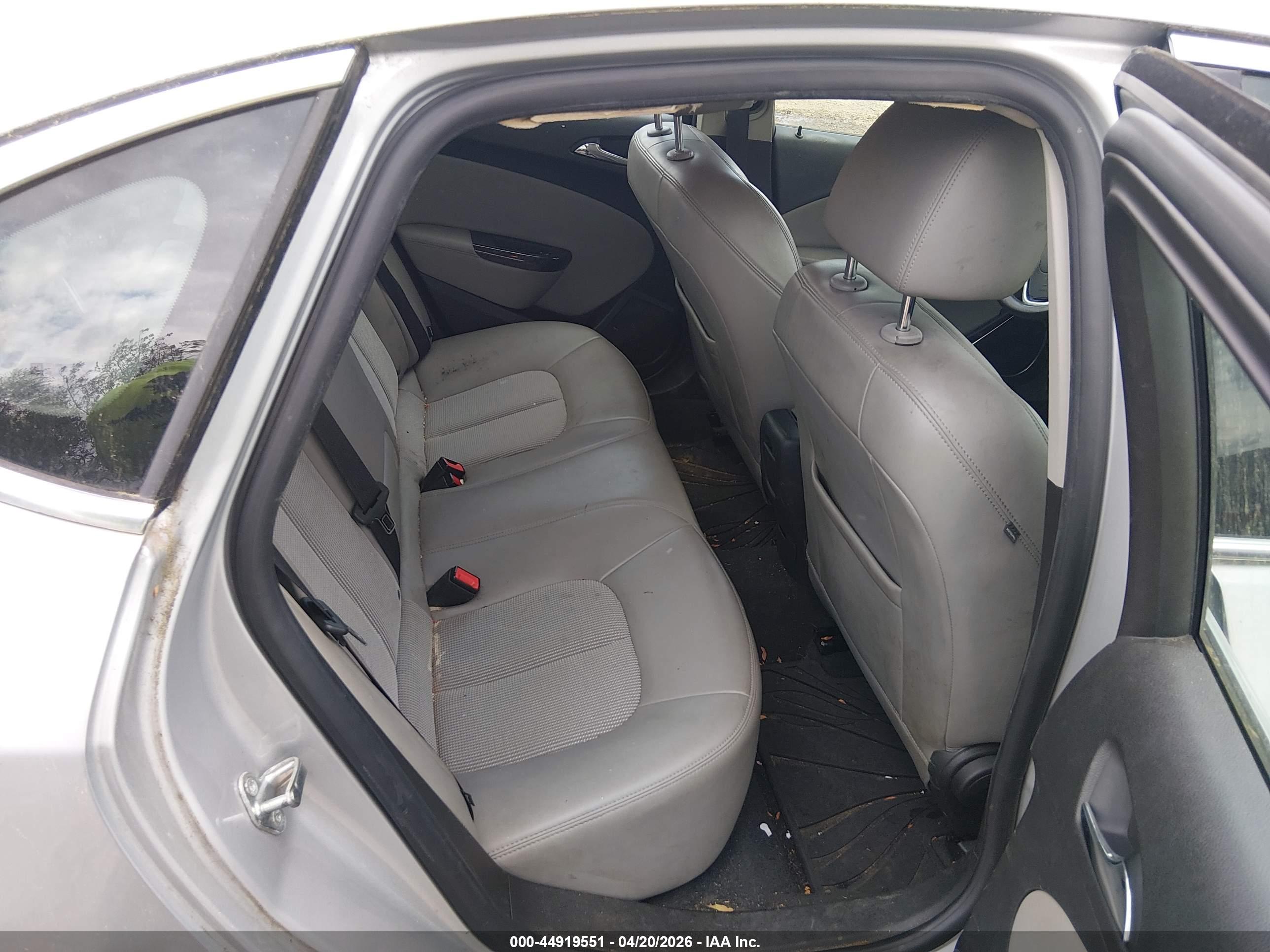 BUICK VERANO image 8