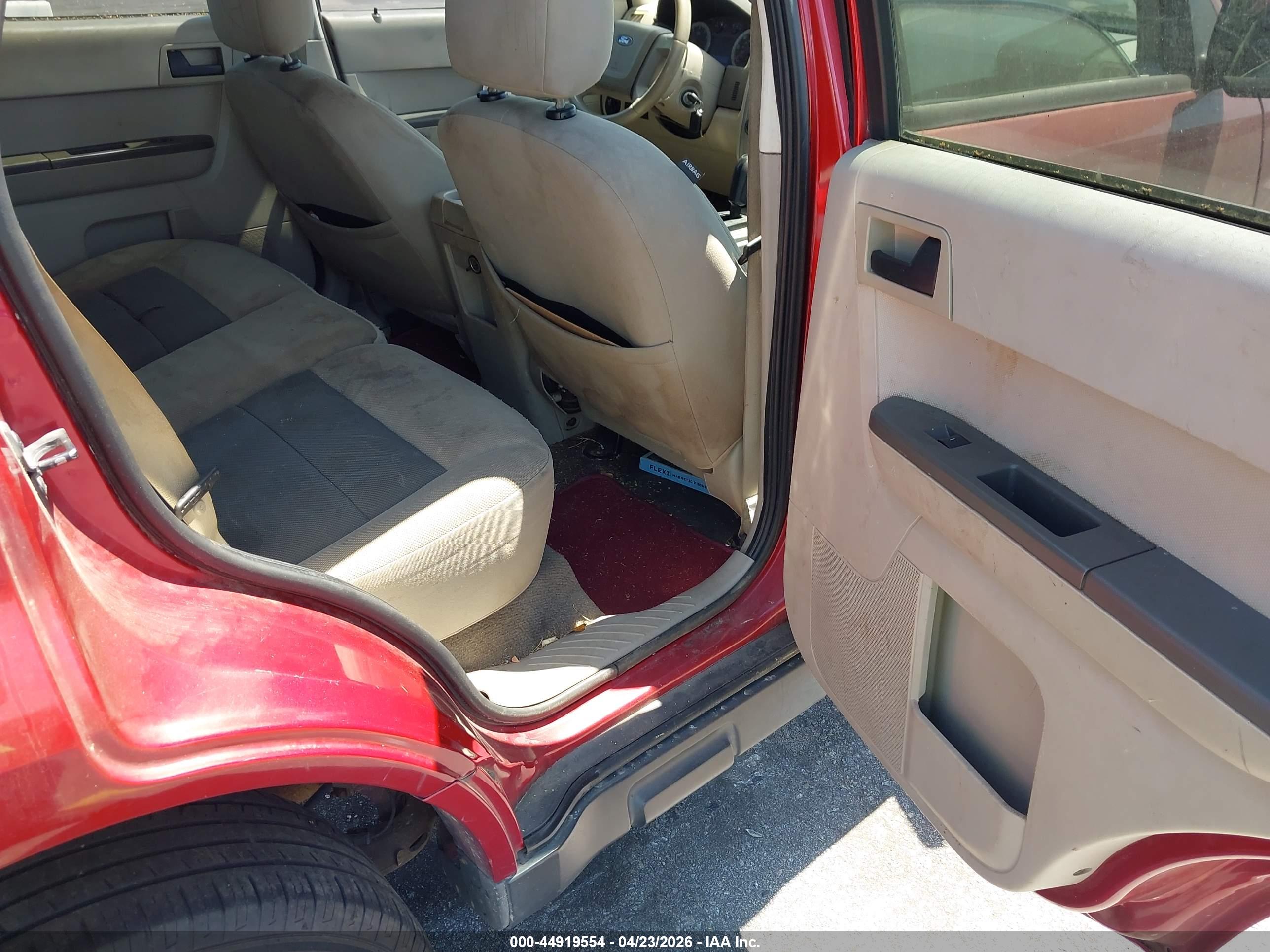 FORD ESCAPE image 8