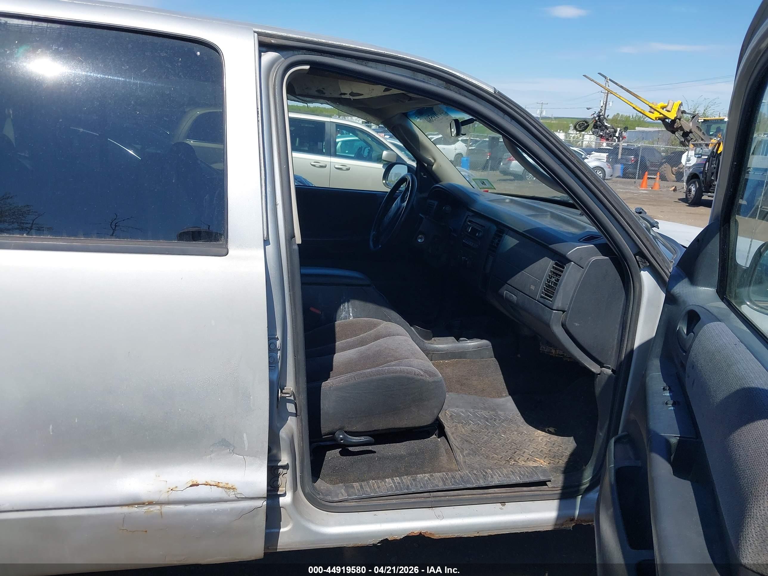DODGE DAKOTA image 5