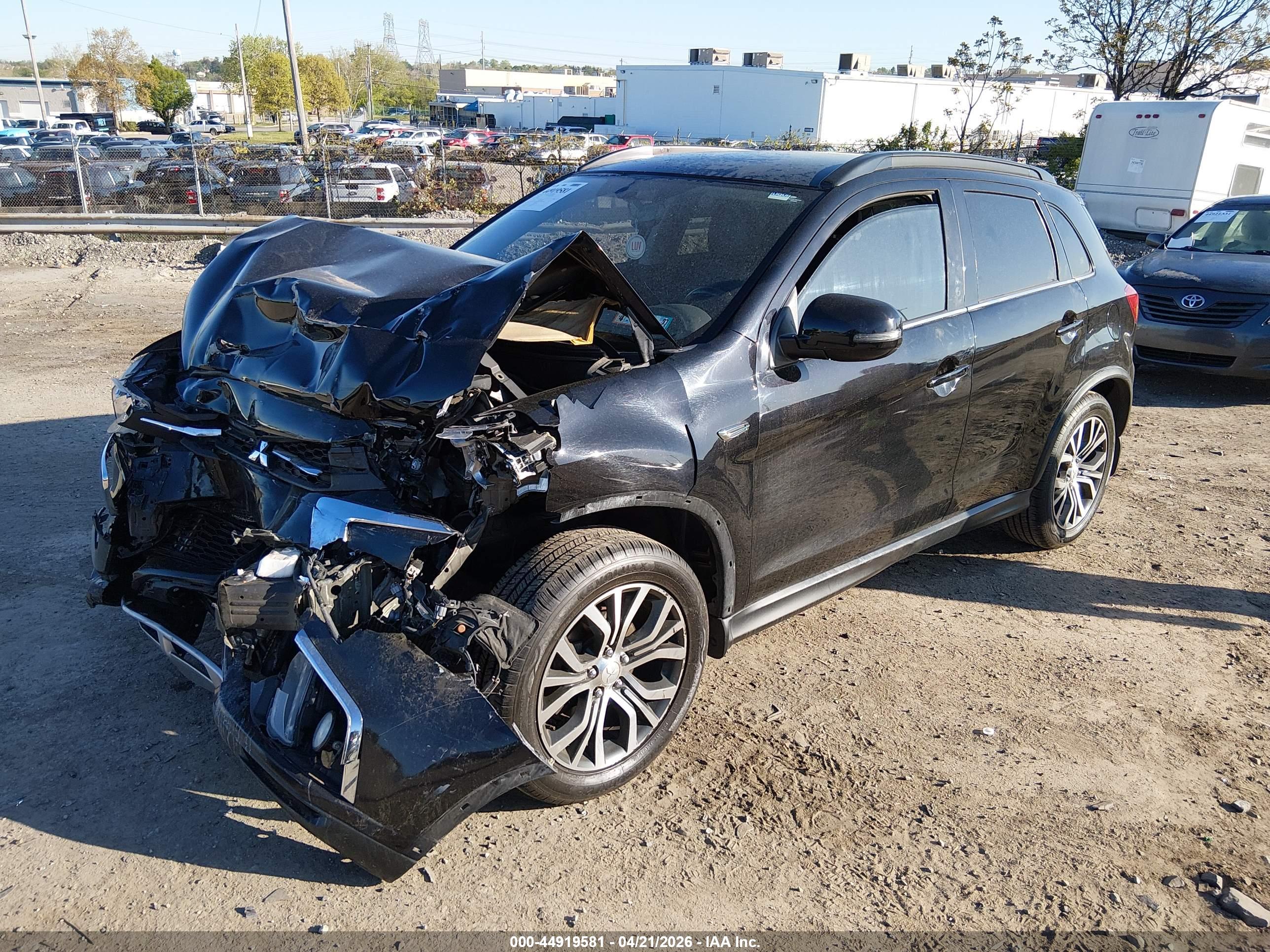 MITSUBISHI OUTLANDER image 2