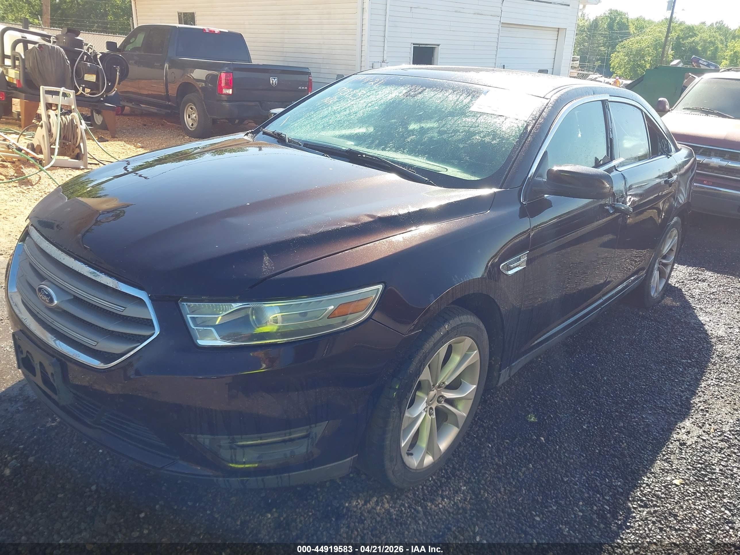 FORD TAURUS image 2