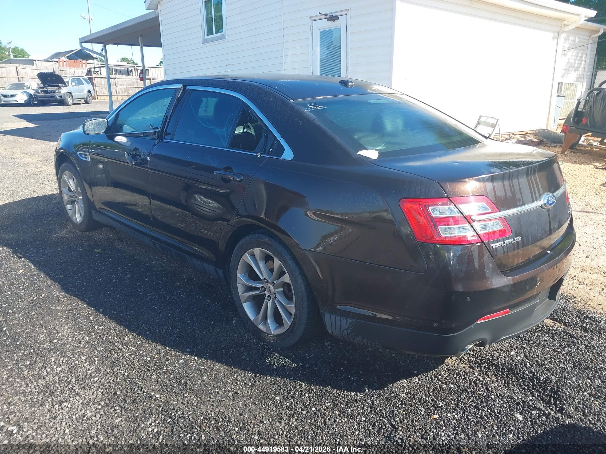 FORD TAURUS image 3
