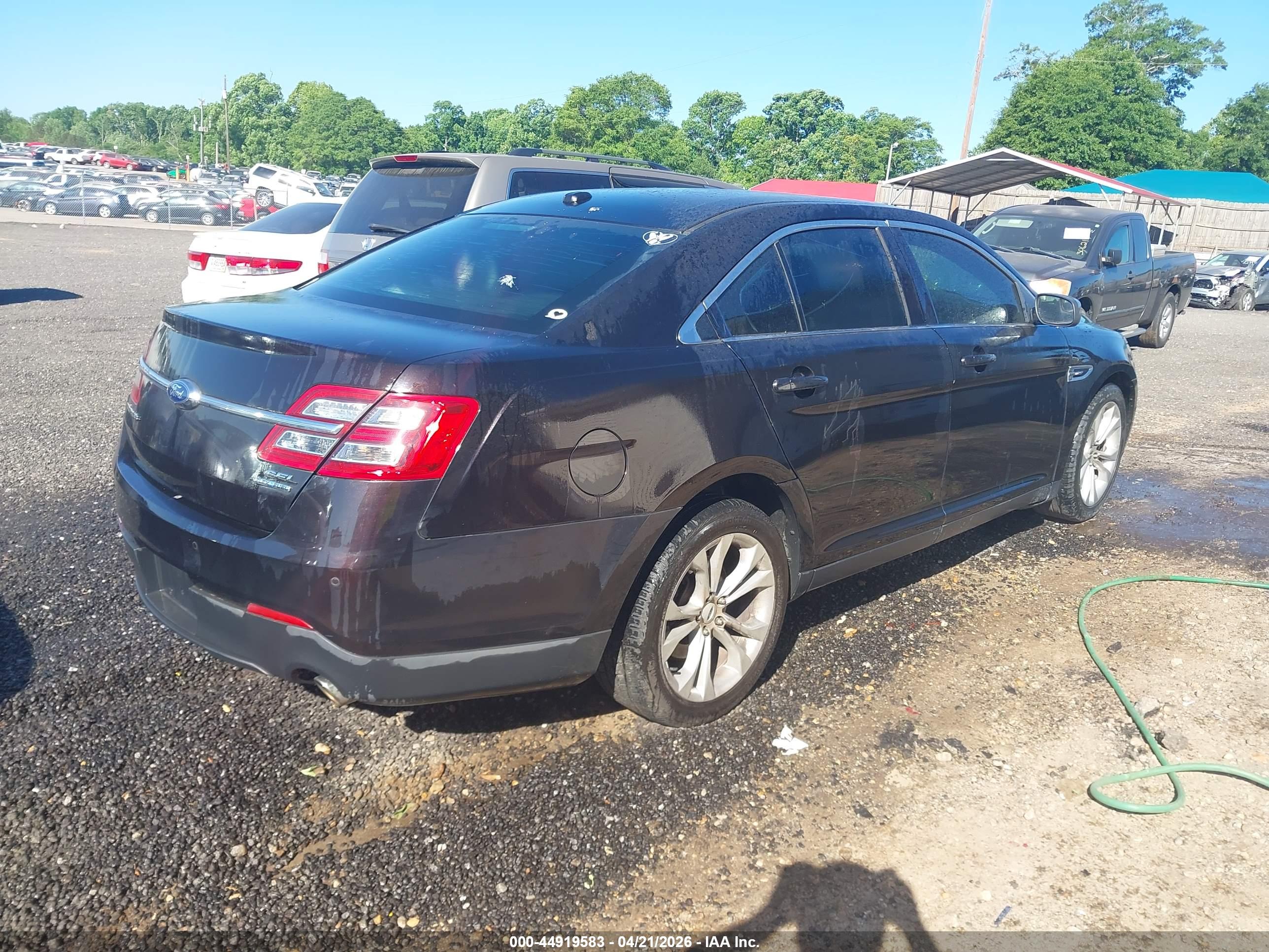 FORD TAURUS image 4