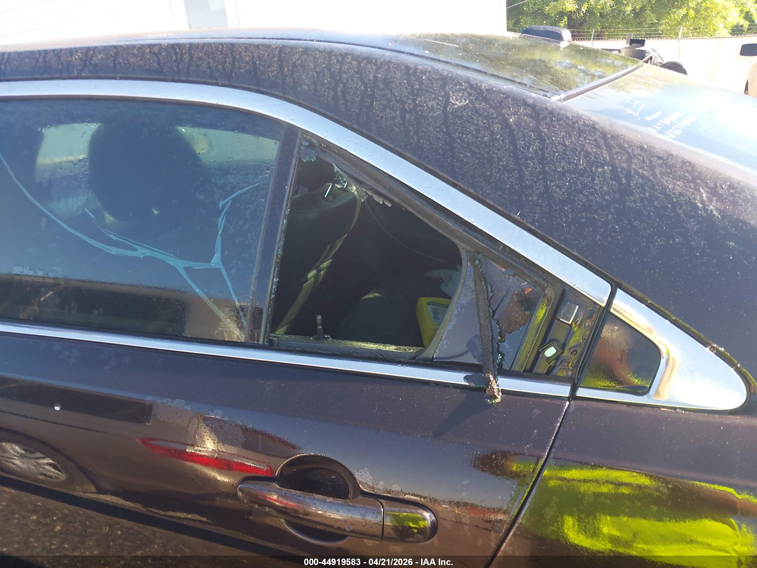 FORD TAURUS image 6