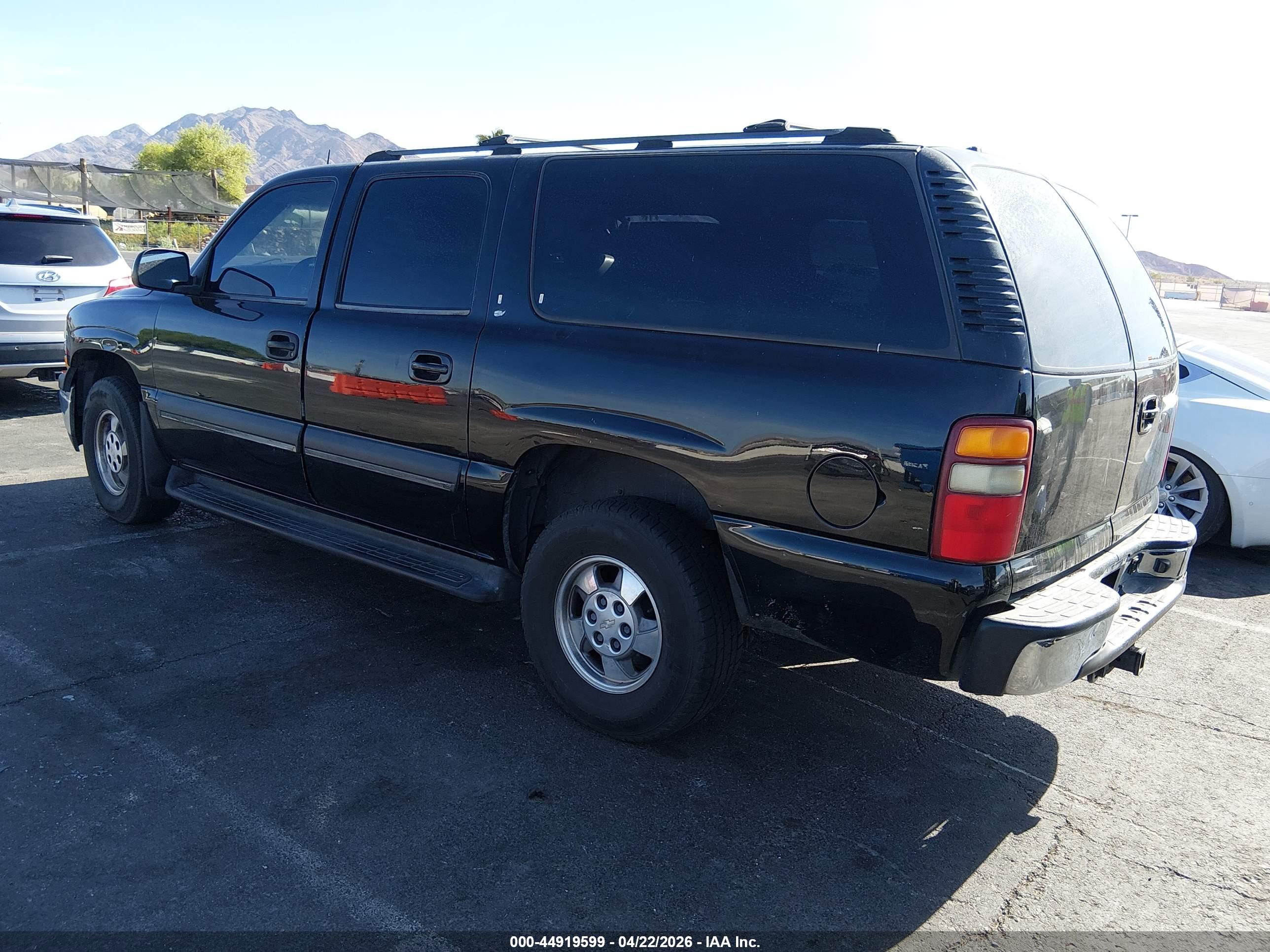 CHEVROLET SUBURBAN image 3