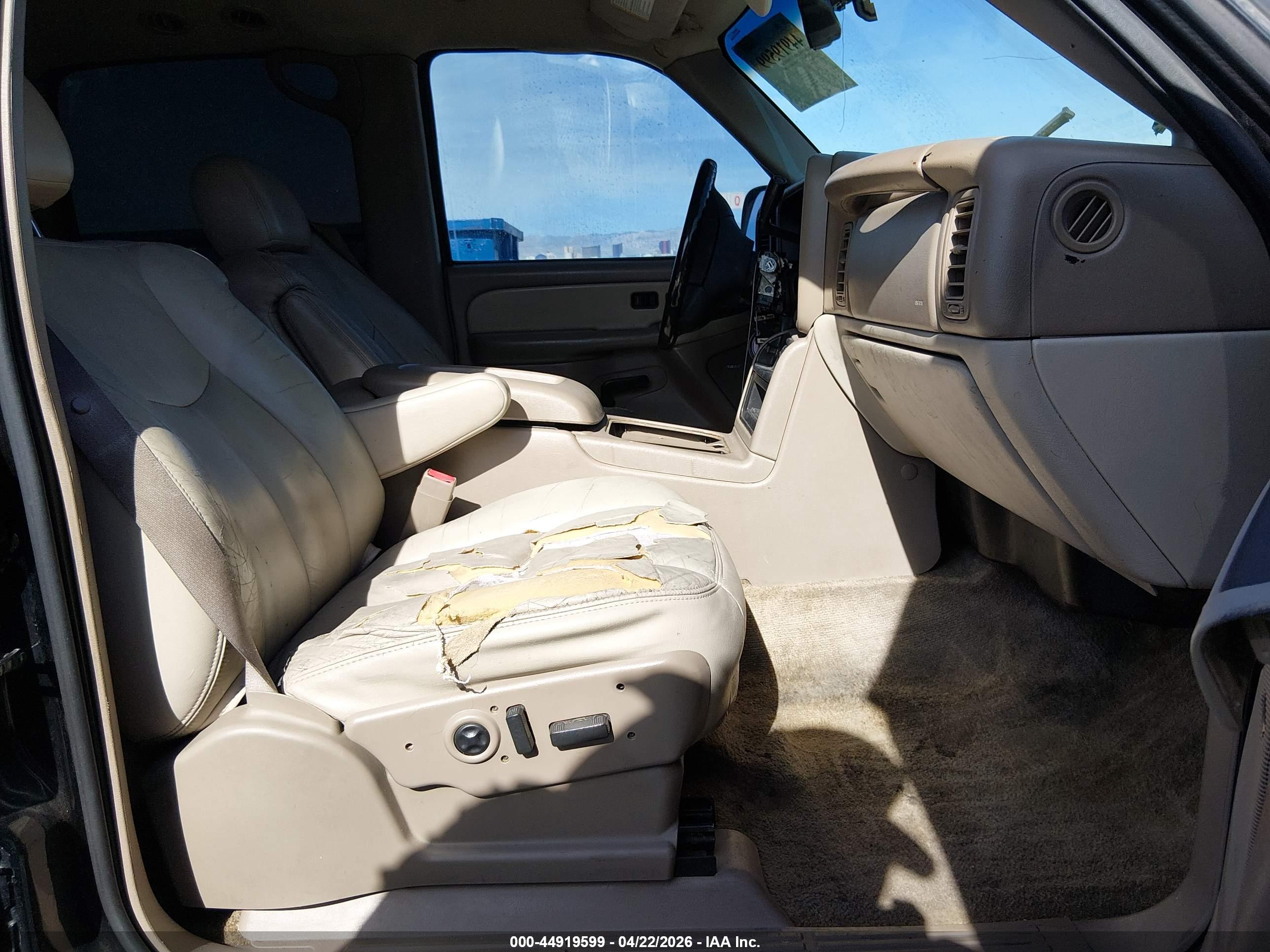 CHEVROLET SUBURBAN image 5