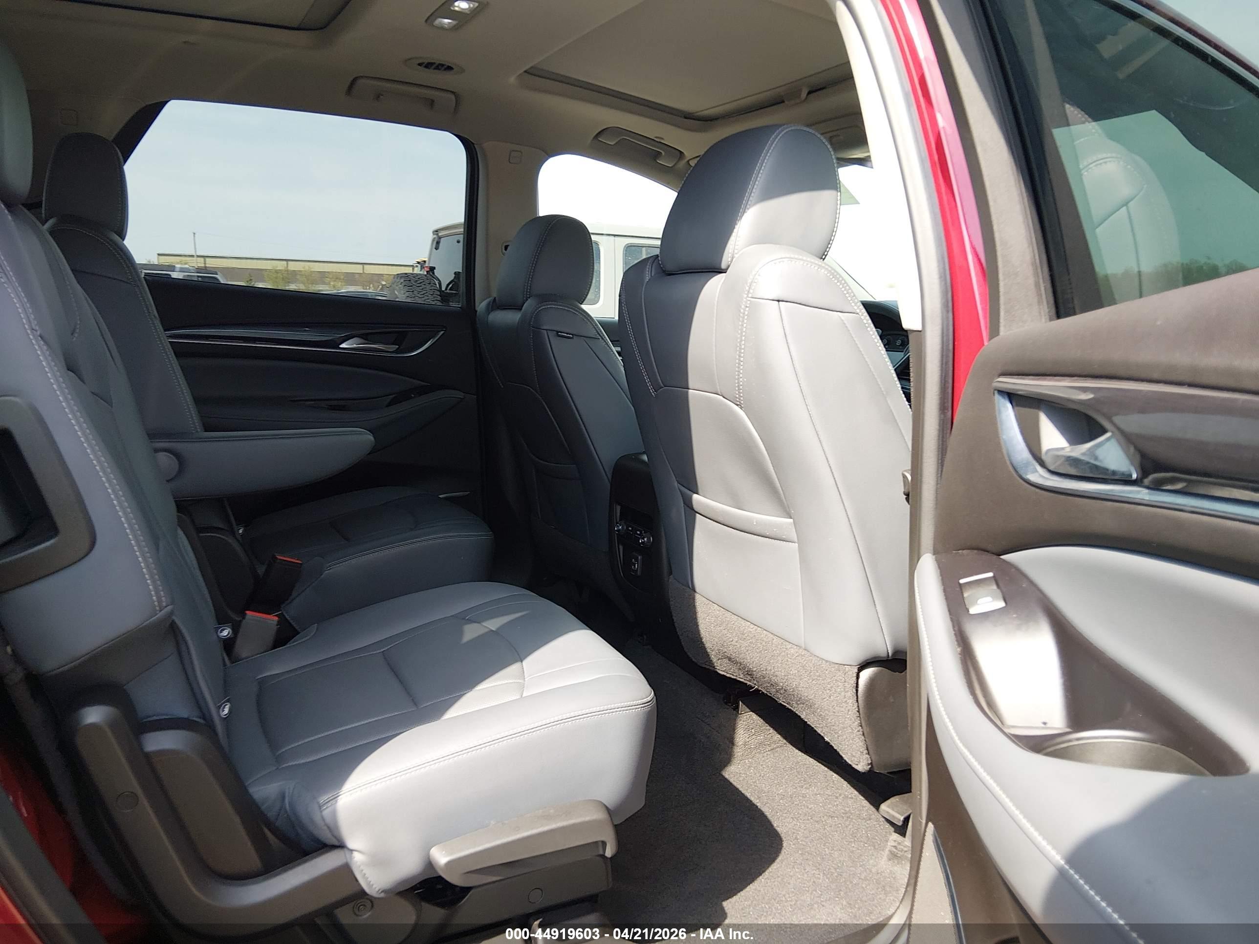 BUICK ENCLAVE image 8