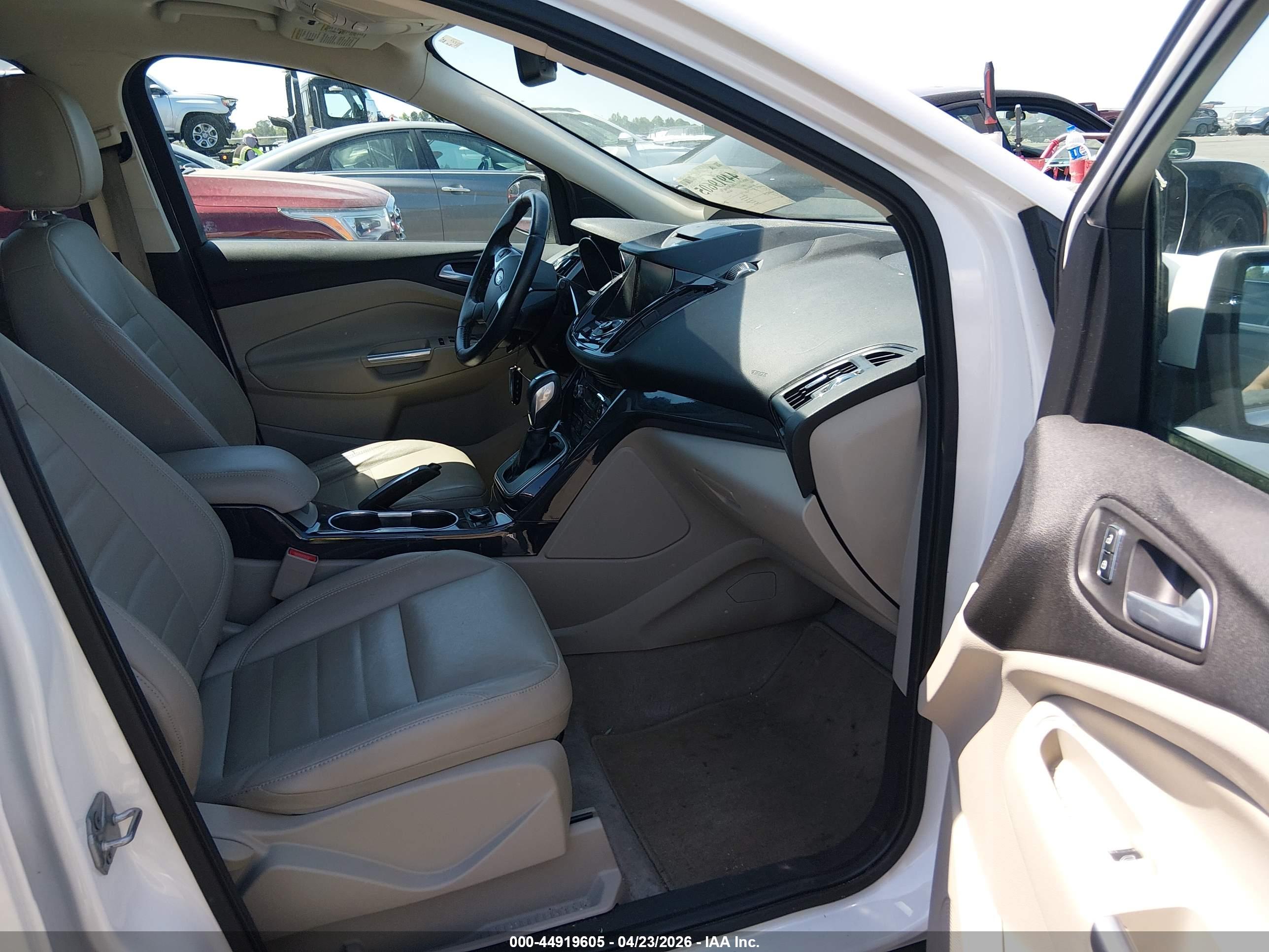 FORD ESCAPE image 5