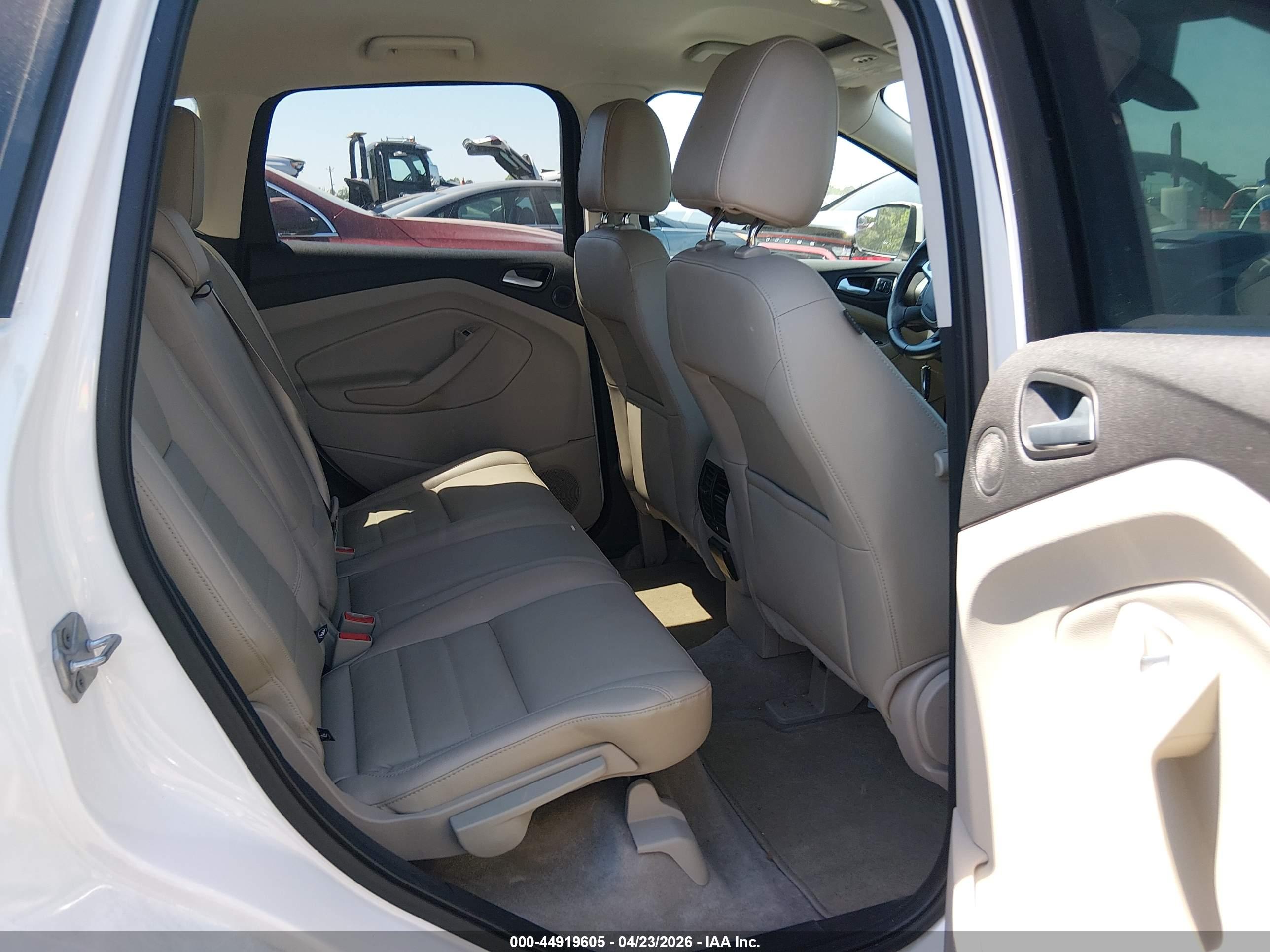FORD ESCAPE image 8